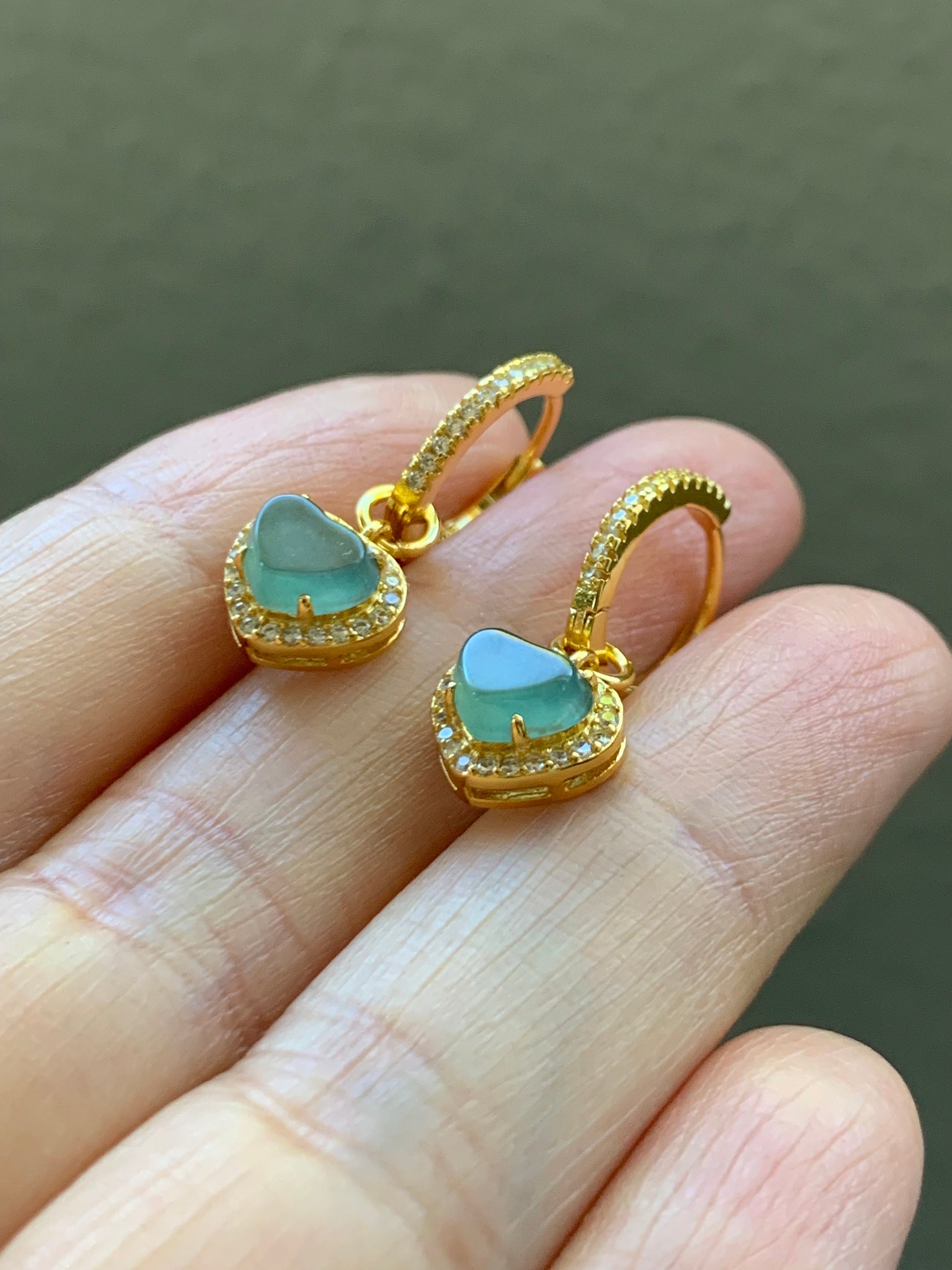 Natural Guatemalan Icy Translucent Light Teal Blue Jadeite Faceted Hearts Hoop Huggie Earrings Sterling Silver Gold Finish 天然冰危蓝翡翠爱心切割面银镶耳包