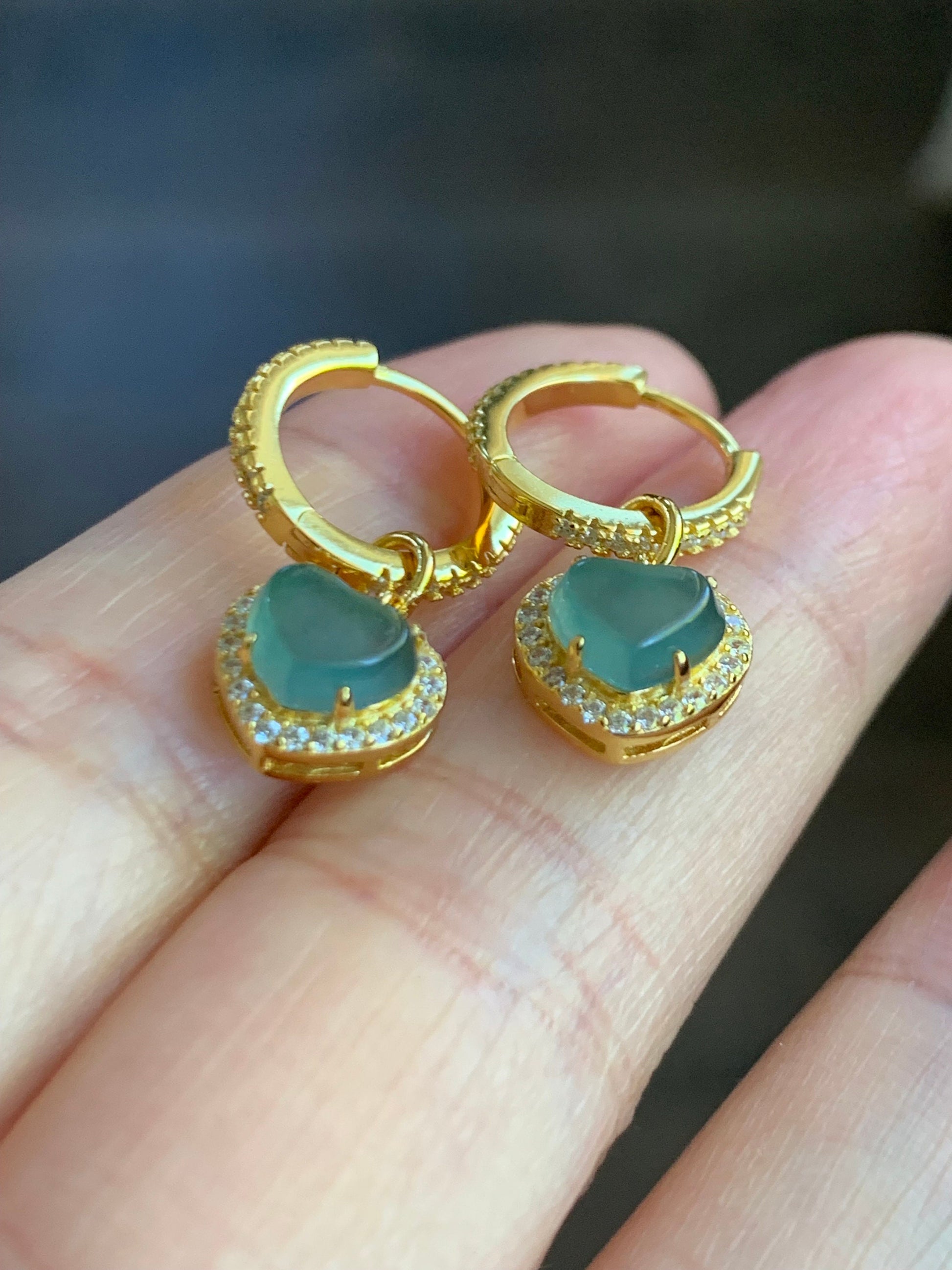 Natural Guatemalan Icy Translucent Light Teal Blue Jadeite Faceted Hearts Hoop Huggie Earrings Sterling Silver Gold Finish 天然冰危蓝翡翠爱心切割面银镶耳包