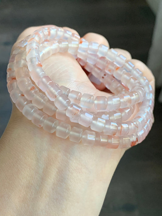 Natural Chinese Nanhong Icy Translucent Gelatinous Lychee Agate with Peachy Marbling Beaded Necklace 6.2mm 29” 50g 天然南红荔枝冻玛飘花玛瑙老型珠项链