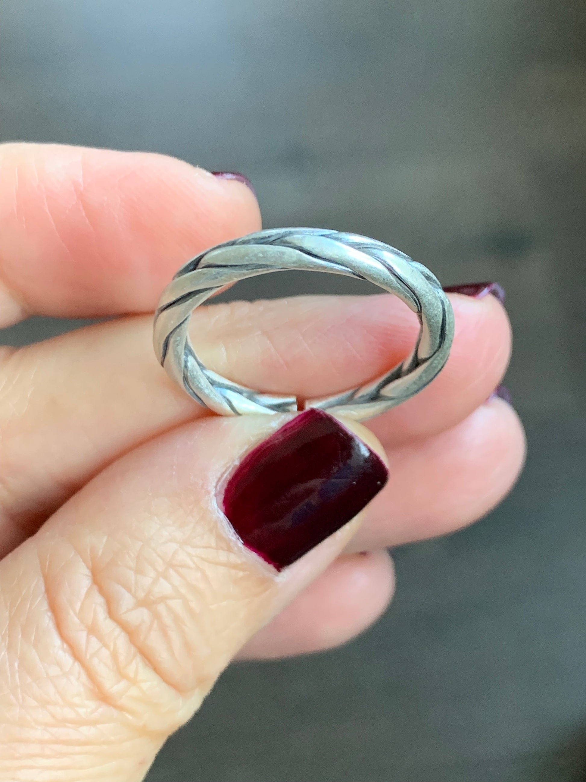 Solid 999 Sterling Silver Handcrafted Braided Band Ring Size 7.25 Adjustable 4 grams Must-Have! 999足银麻花款圆条戒圈
