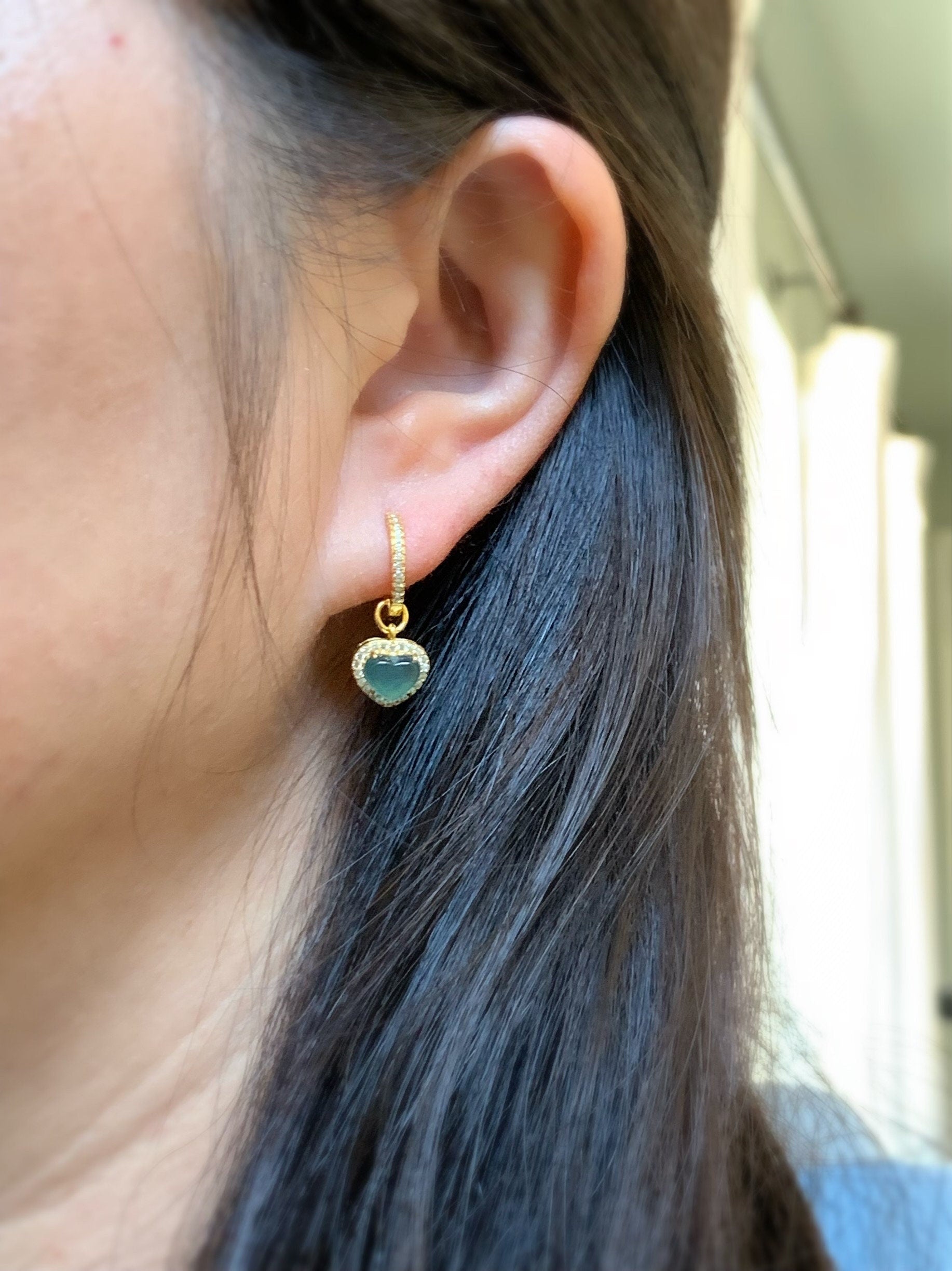 Natural Guatemalan Icy Translucent Light Teal Blue Jadeite Faceted Hearts Hoop Huggie Earrings Sterling Silver Gold Finish 天然冰危蓝翡翠爱心切割面银镶耳包