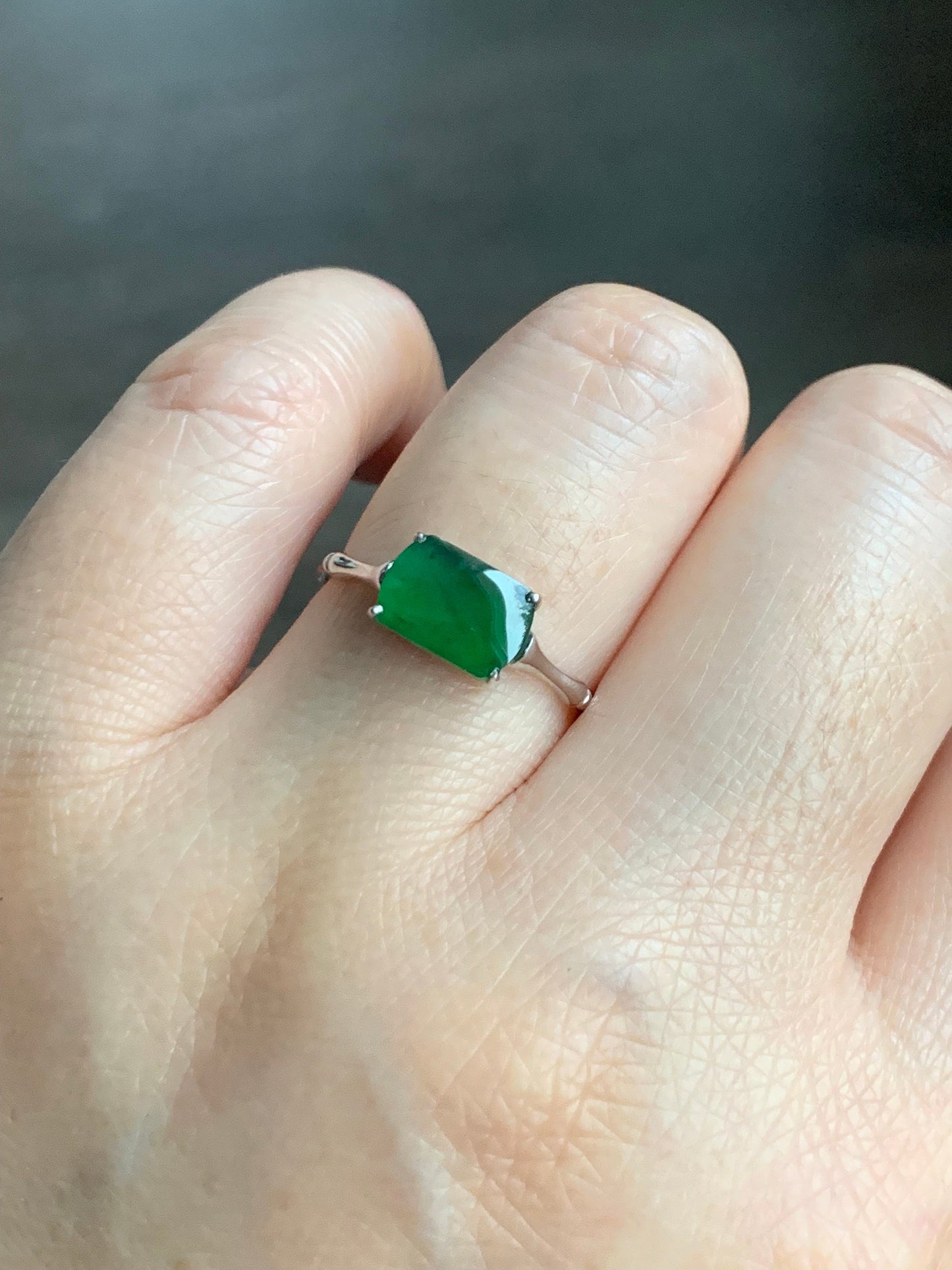 Certified Natural Guatemalan Icy Translucent Vibrant Green Jadeite Saddle Cut Bamboo Ring 18K White Gold size 7.25 天然高冰危绿翡翠马鞍戒面竹节镶嵌戒指 7419