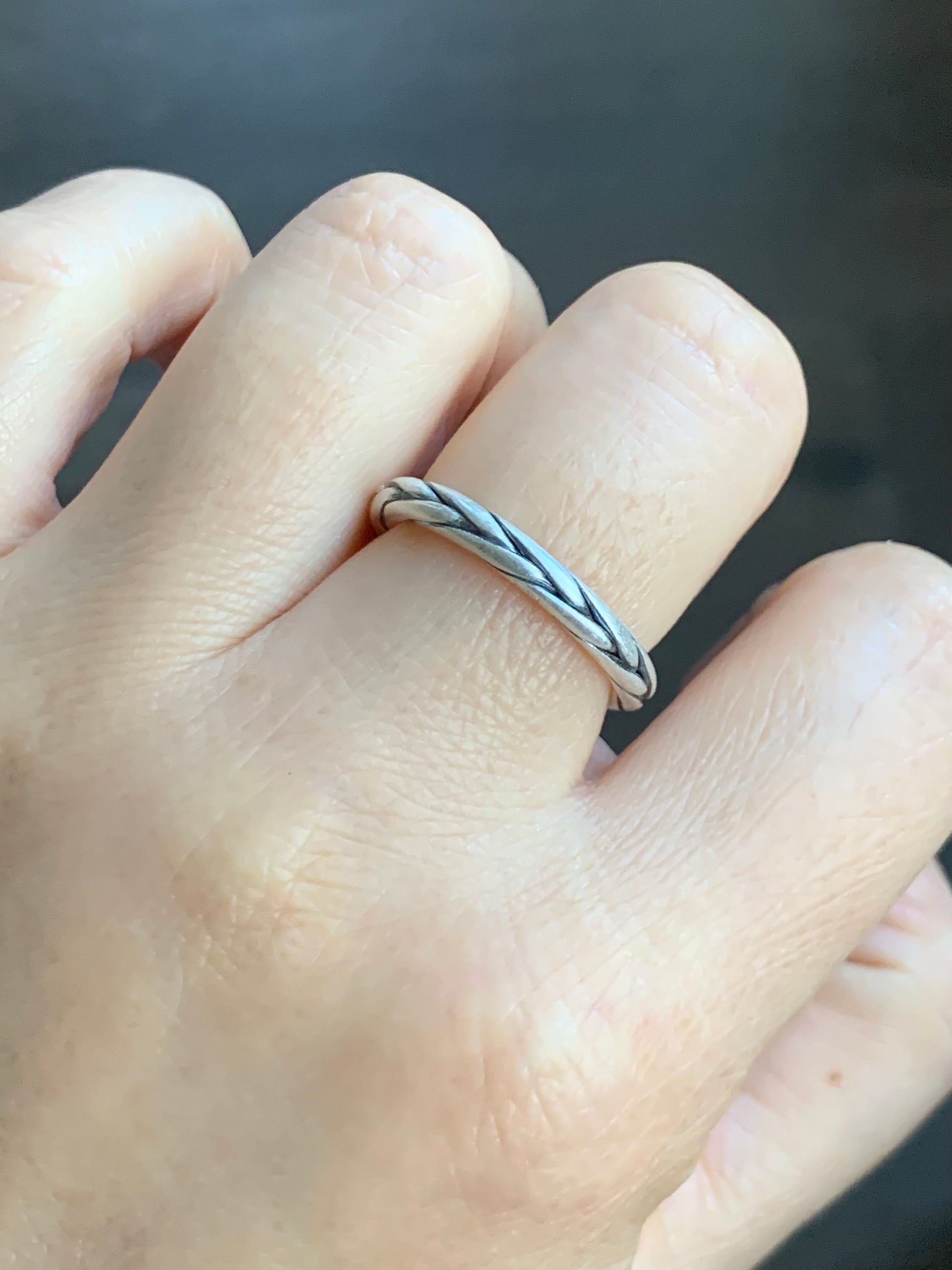 Solid 999 Sterling Silver Handcrafted Braided Band Ring Size 7.25 Adjustable 4 grams Must-Have! 999足银麻花款圆条戒圈