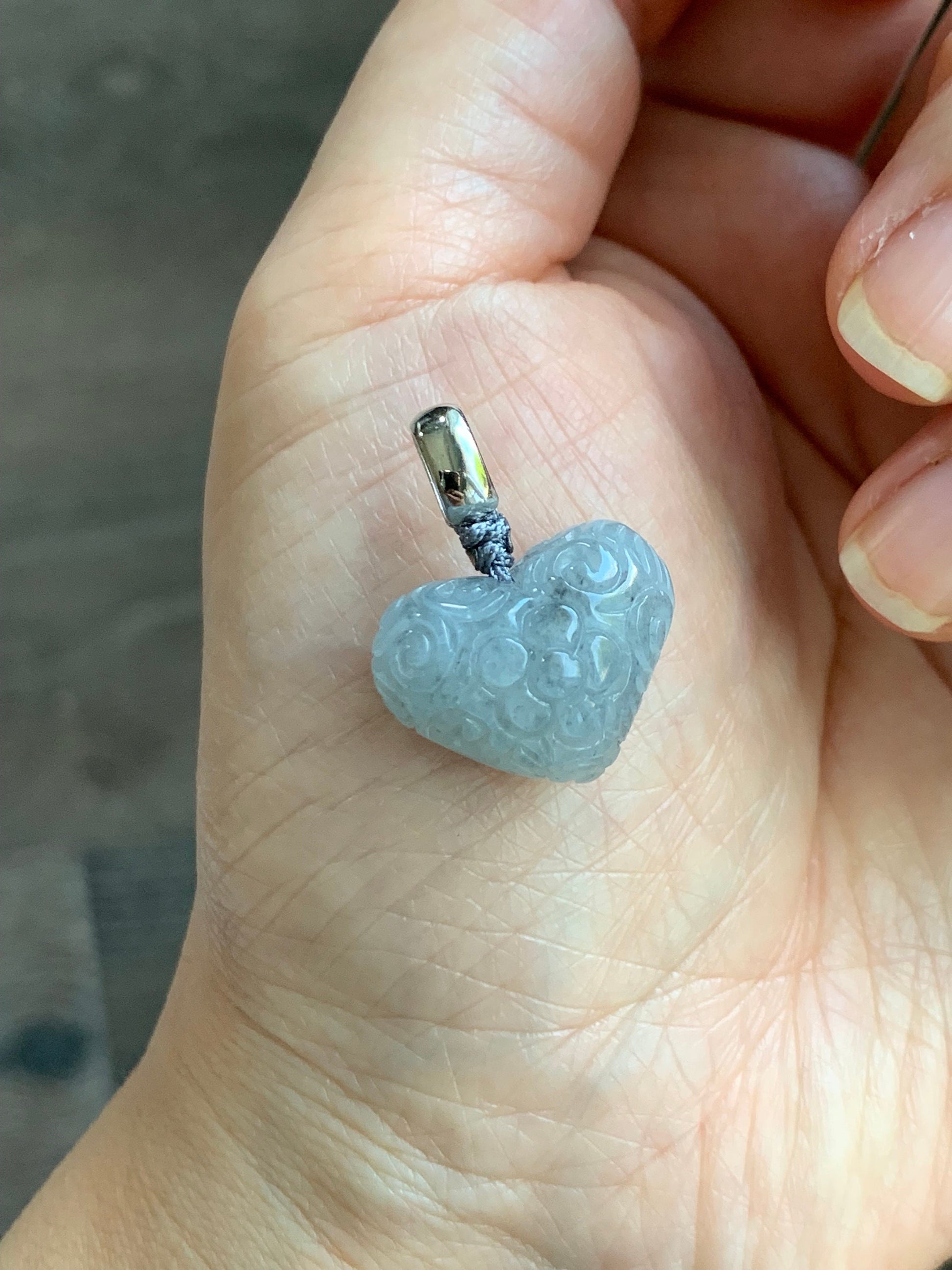 Natural Burmese Icy Translucent Gelatinous Wuji Marbled Jadeite Retro Engraved Heart Pendant S925 Sterling Silver Pendant 天然缅甸冰胶乌鸡翡翠仿古雕爱心吊坠