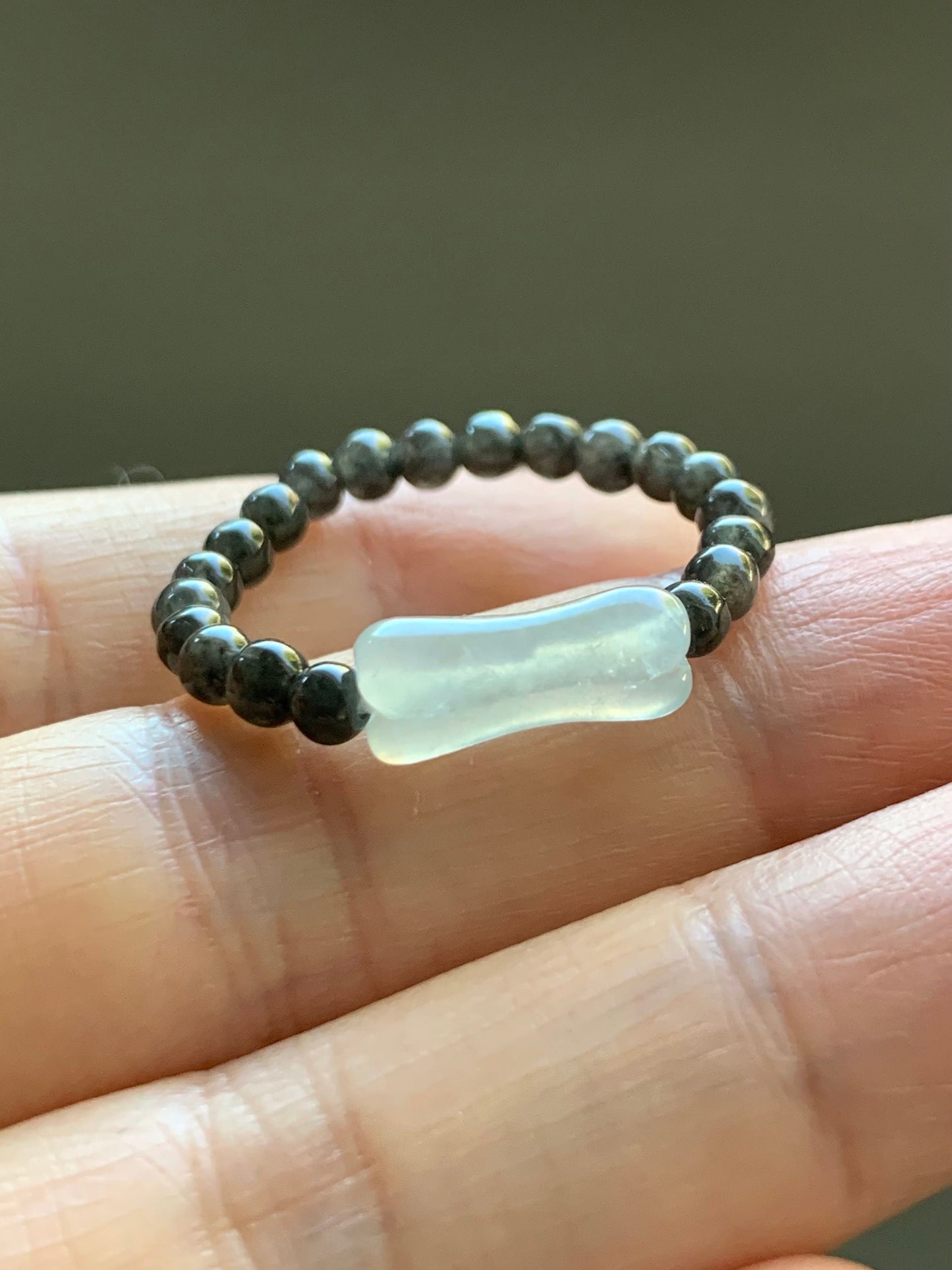 Natural Burmese Icy Translucent White Jadeite Petite Beads & Light Blue Turtle Shell Beaded Ring size 10.5 Stretchy 天然缅甸白冰起光翡翠小骨头戒圈