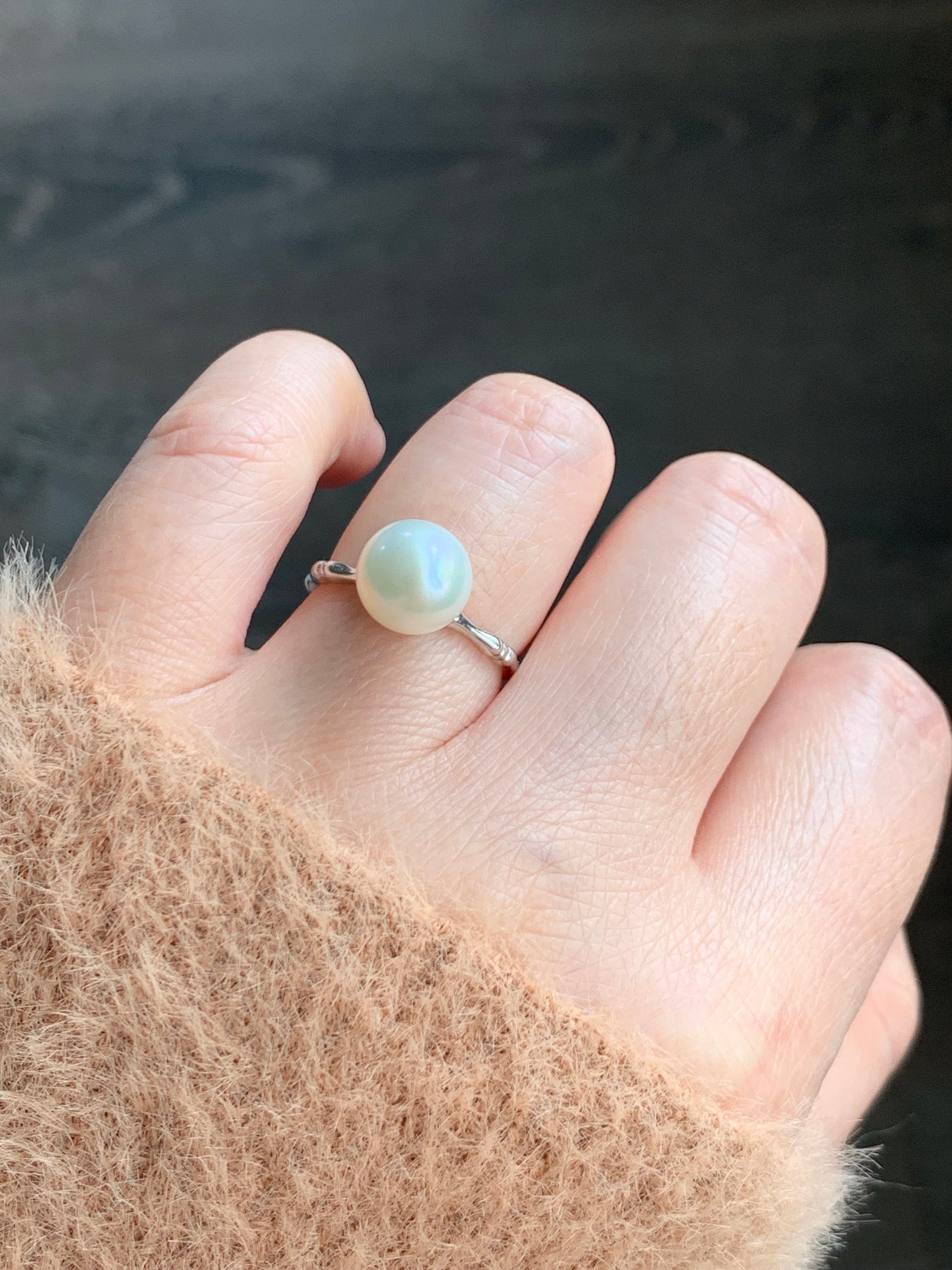 Natural Genuine Freshwater White Round Pearl Solitaire Ring with Bamboo Design Band Sterling Silver Adjustable 9.5mm 天然淡水白色圆珍珠银镶竹节款戒指 BZJ100