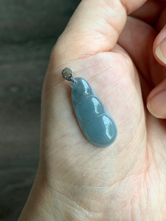 Natural Guatemalan Icy Translucent Light Dusty Blue Jadeite Peapod Pendant 18K White Gold 天然冰危蓝翡翠福豆吊坠 BTH113 B