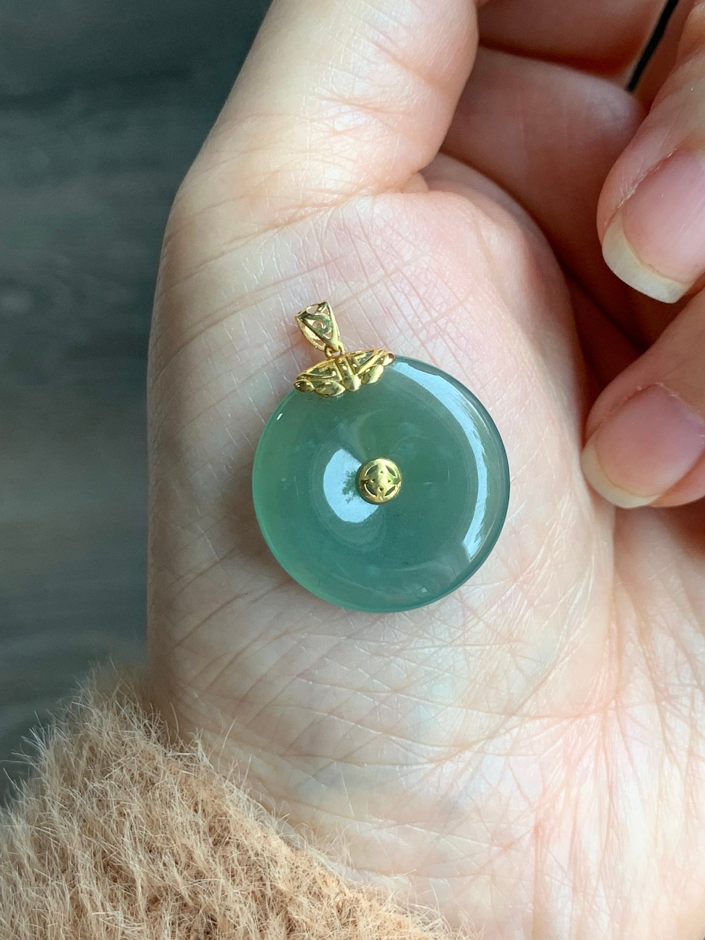 Natural Guatemalan Icy Translucent Teal Green Jadeite Ping An Kou Circle Pendant 18K Yellow Gold Setting 天然冰危冰胶晴绿翡翠平安扣18K镶嵌吊坠