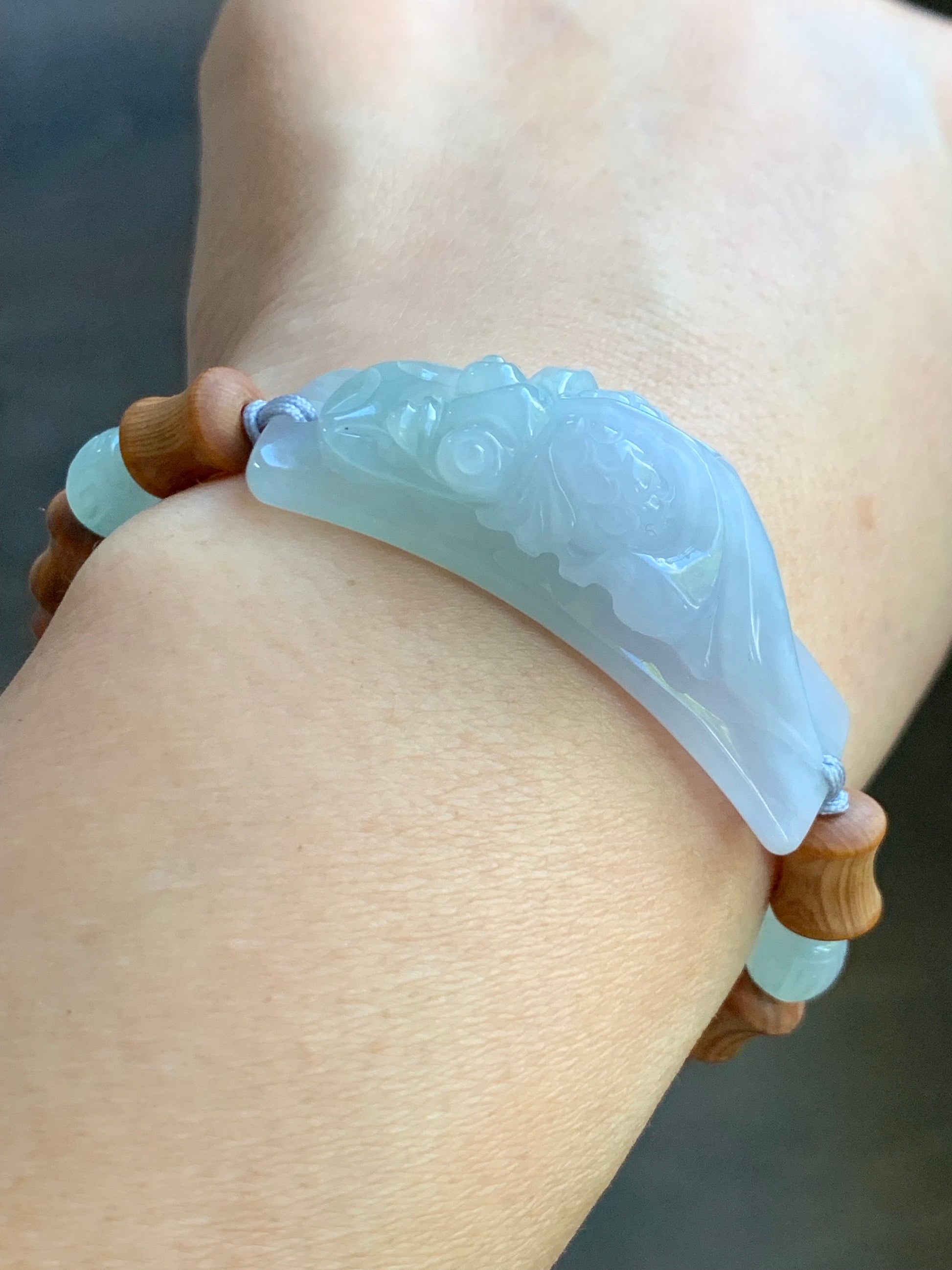 Natural Burmese Icy Translucent Light Purple Green Marbled Jadeite Carved Goldfish YaBai Bamboo Beads Bracelet 6.5” 天然缅甸冰胶淡春彩翡翠金鱼手牌崖柏木珠手串