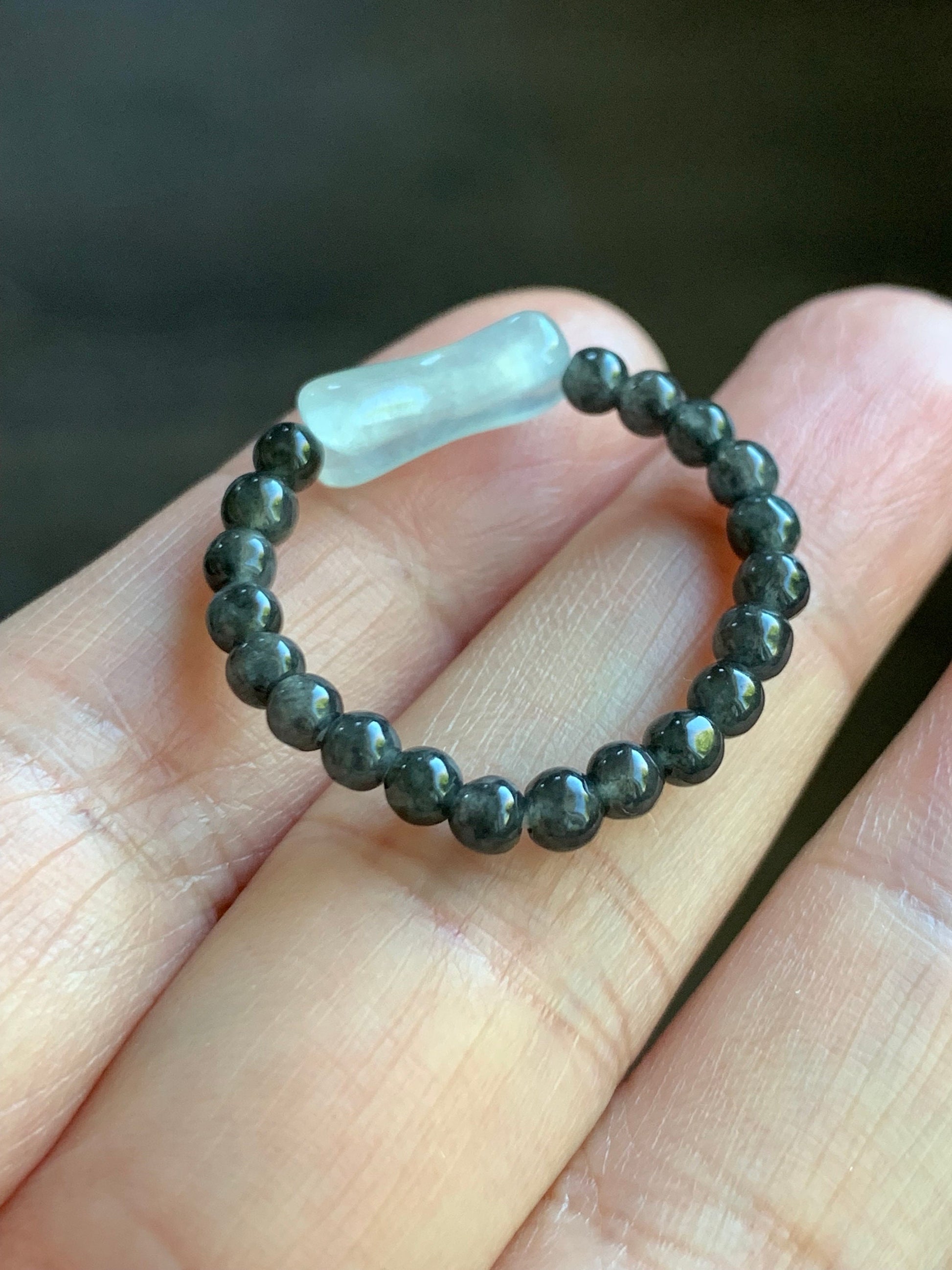 Natural Burmese Icy Translucent White Jadeite Petite Beads & Light Blue Turtle Shell Beaded Ring size 10.5 Stretchy 天然缅甸白冰起光翡翠小骨头戒圈