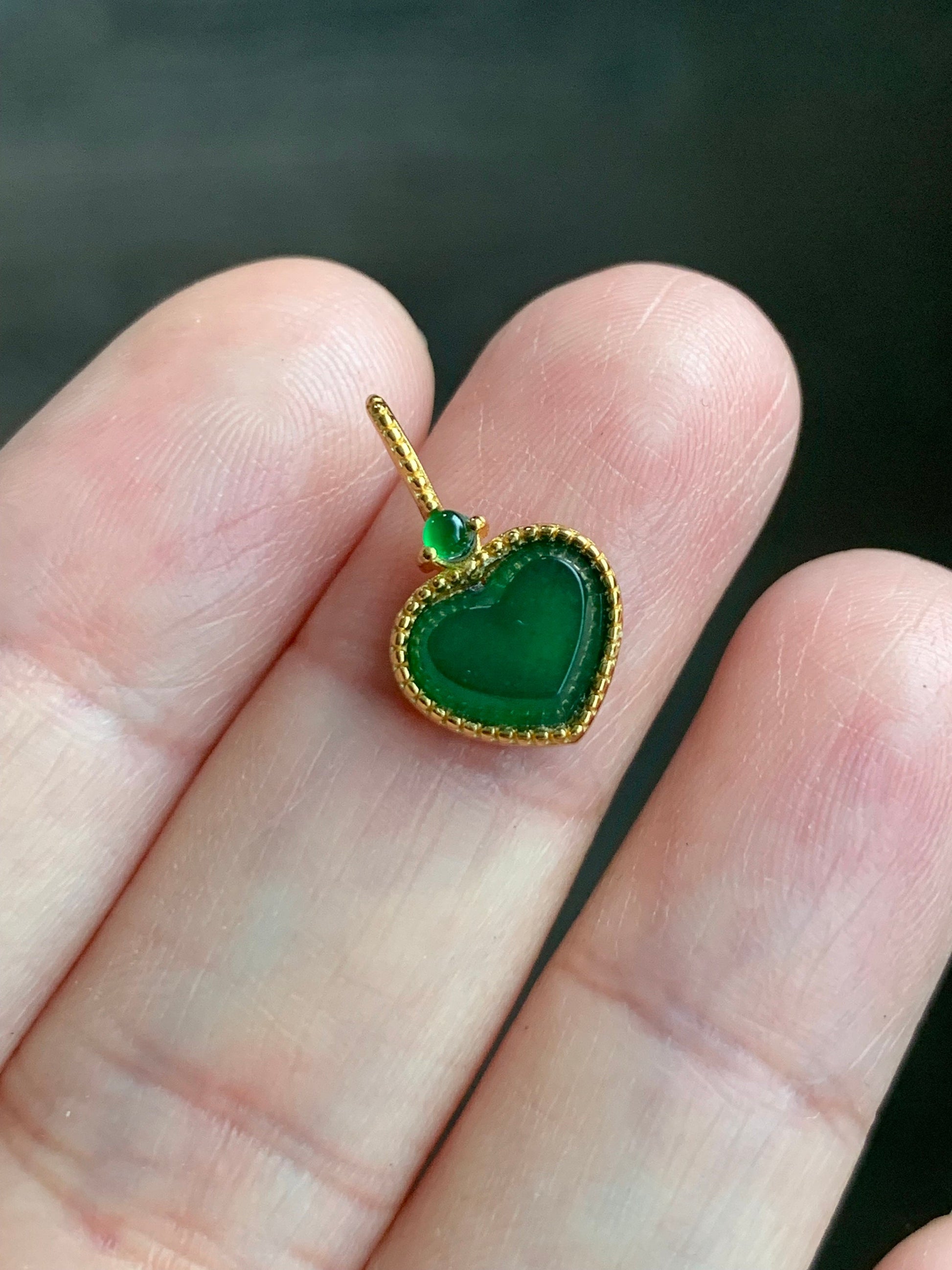 Natural Guatemalan Icy Highly Translucent Vibrant Green Jadeite Faceted Heart Pendant Sterling Silver Yellow Gold Finish 天然冰危绿翡翠爱心蛋面银镶吊坠 B