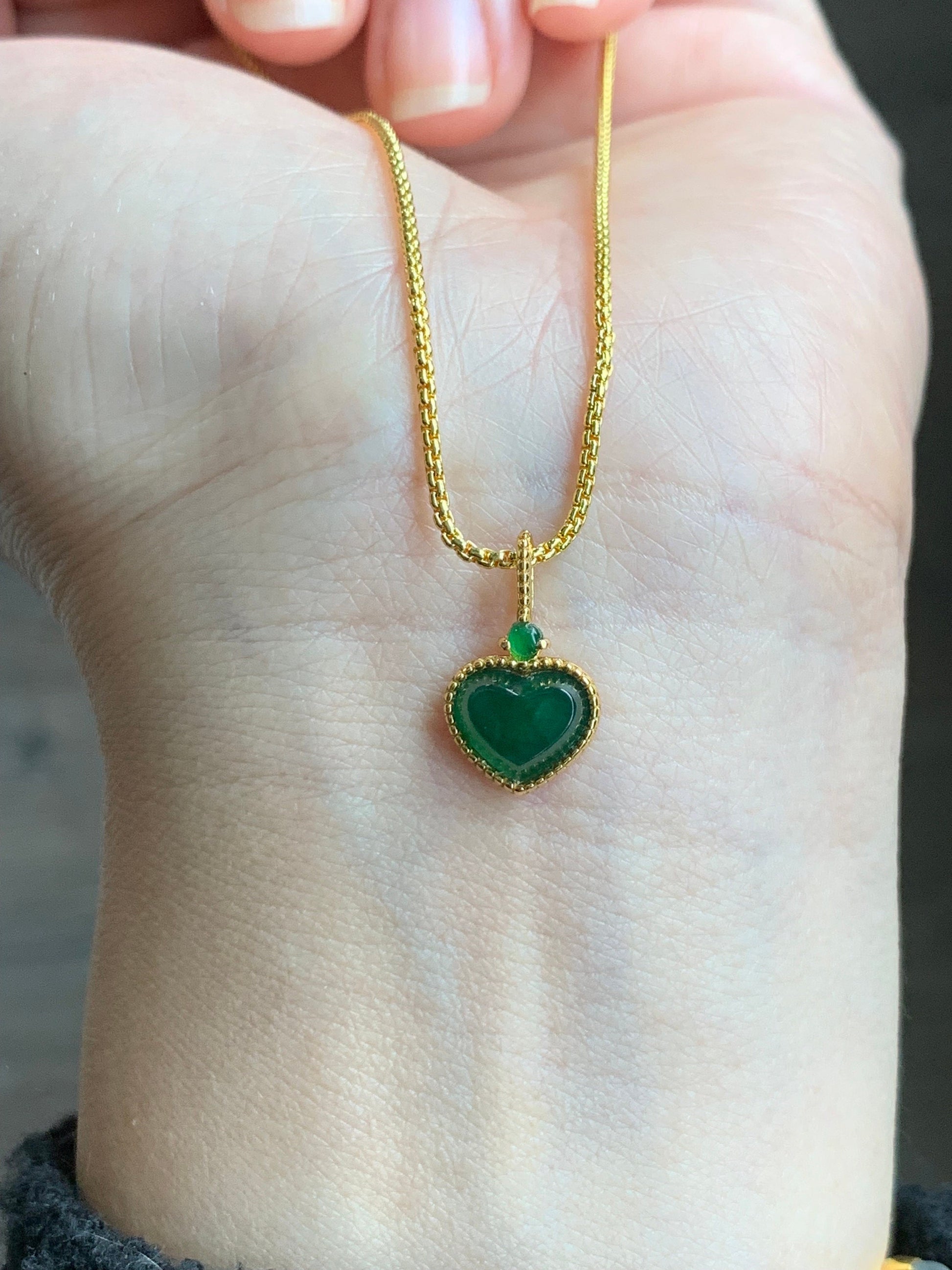 Natural Guatemalan Icy Highly Translucent Vibrant Green Jadeite Faceted Heart Pendant Sterling Silver Yellow Gold Finish 天然冰危绿翡翠爱心蛋面银镶吊坠 A