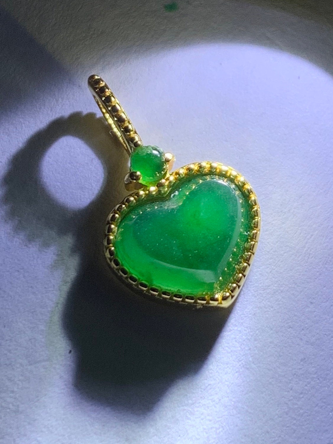 Natural Guatemalan Icy Highly Translucent Vibrant Green Jadeite Faceted Heart Pendant Sterling Silver Yellow Gold Finish 天然冰危绿翡翠爱心蛋面银镶吊坠 A