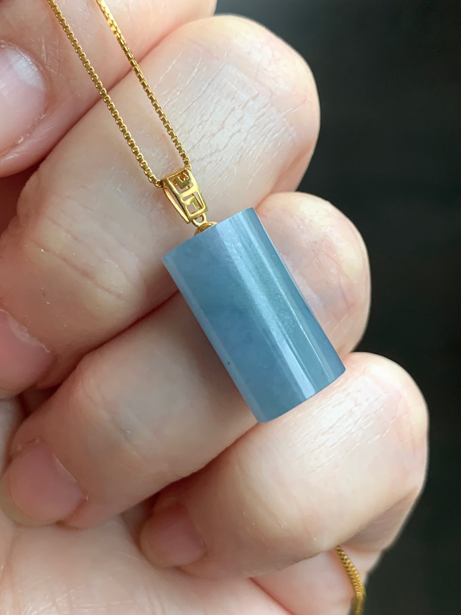 Natural Guatemalan Icy Translucent Gelatinous Purplish Blue Jadeite Cylinder Pendant 18K Yellow Gold Bail 天然冰危蓝紫翡翠圆柱镶嵌吊坠
