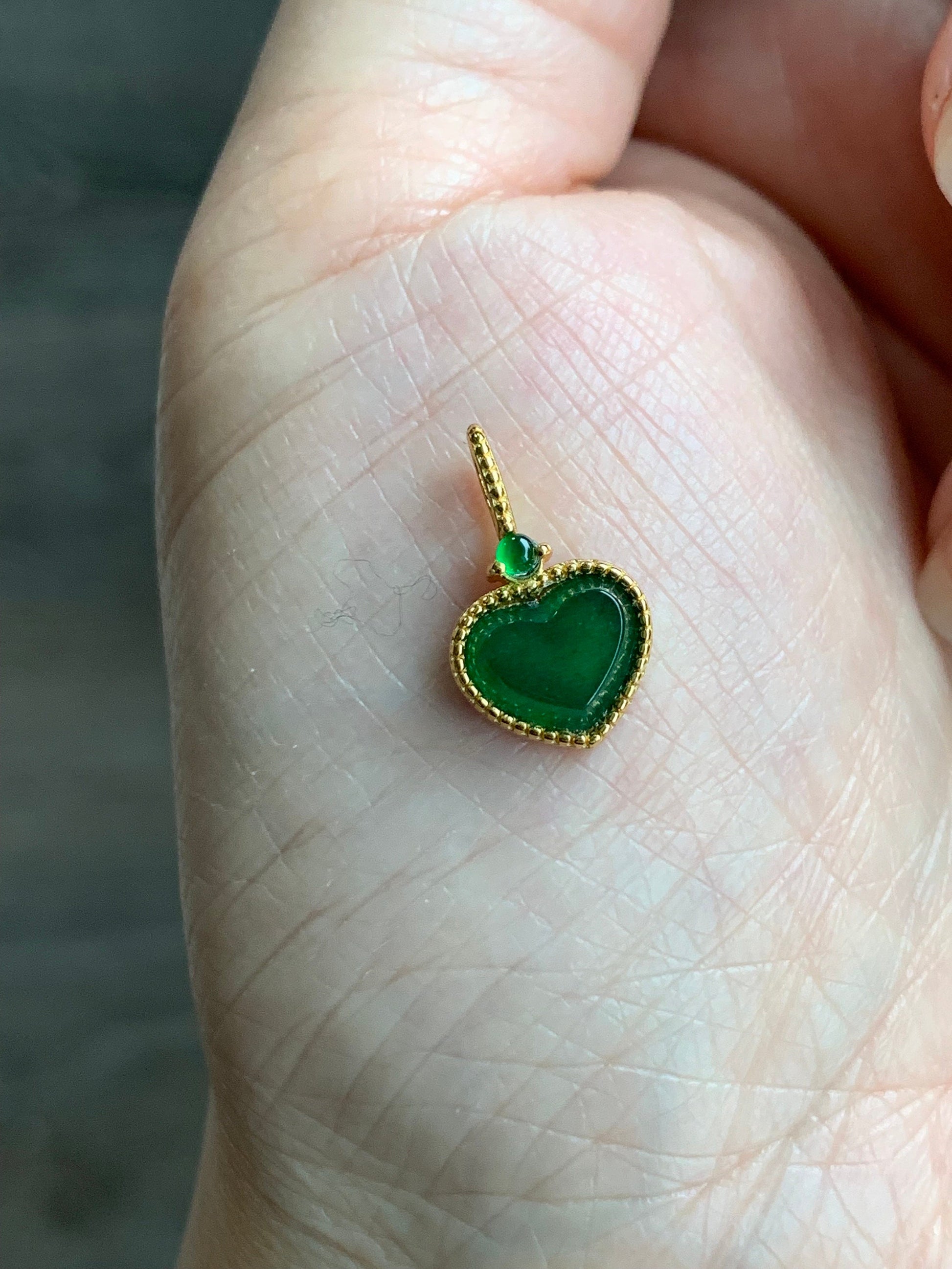 Natural Guatemalan Icy Highly Translucent Vibrant Green Jadeite Faceted Heart Pendant Sterling Silver Yellow Gold Finish 天然冰危绿翡翠爱心蛋面银镶吊坠 B
