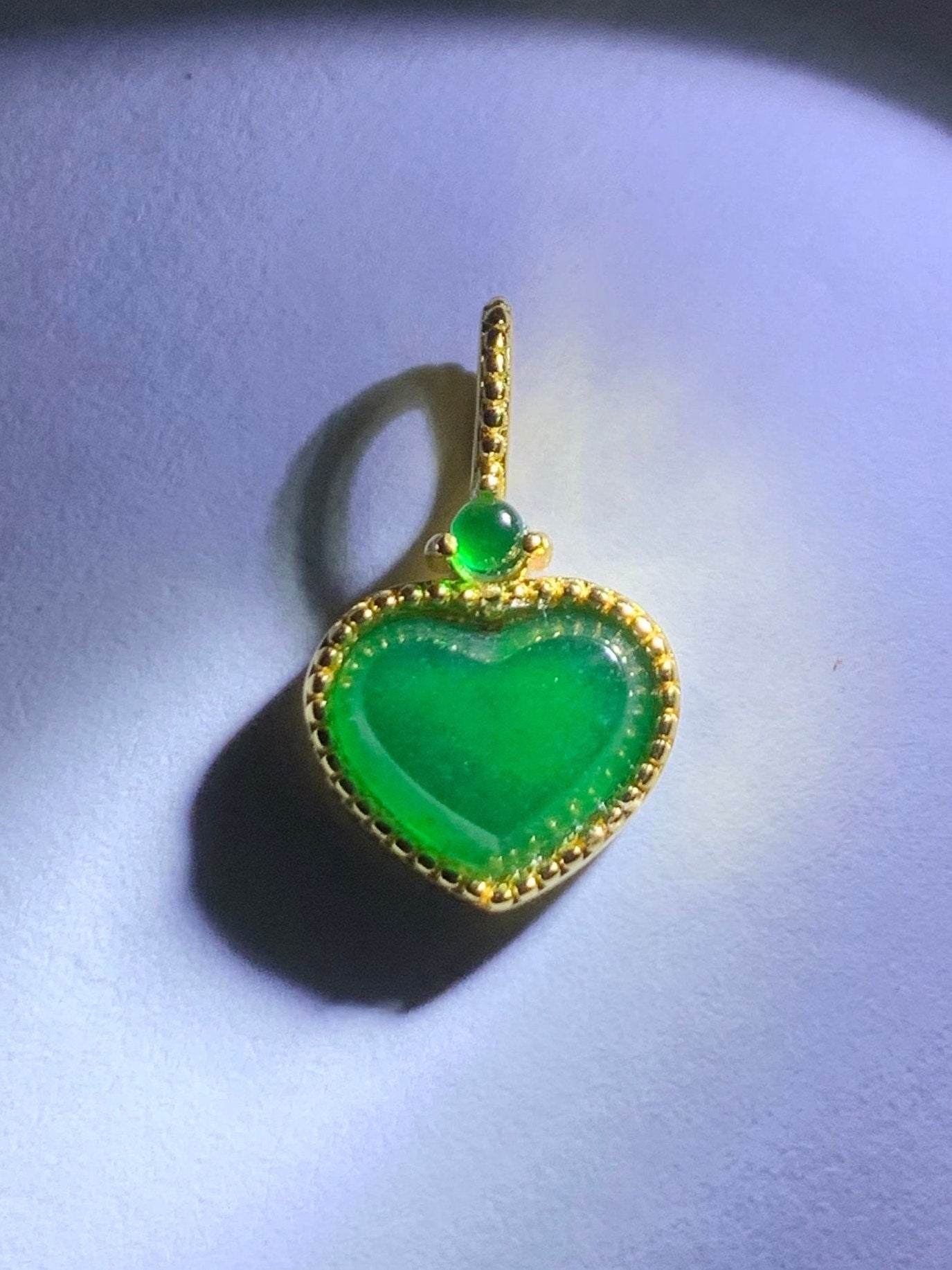 Natural Guatemalan Icy Highly Translucent Vibrant Green Jadeite Faceted Heart Pendant Sterling Silver Yellow Gold Finish 天然冰危绿翡翠爱心蛋面银镶吊坠 B