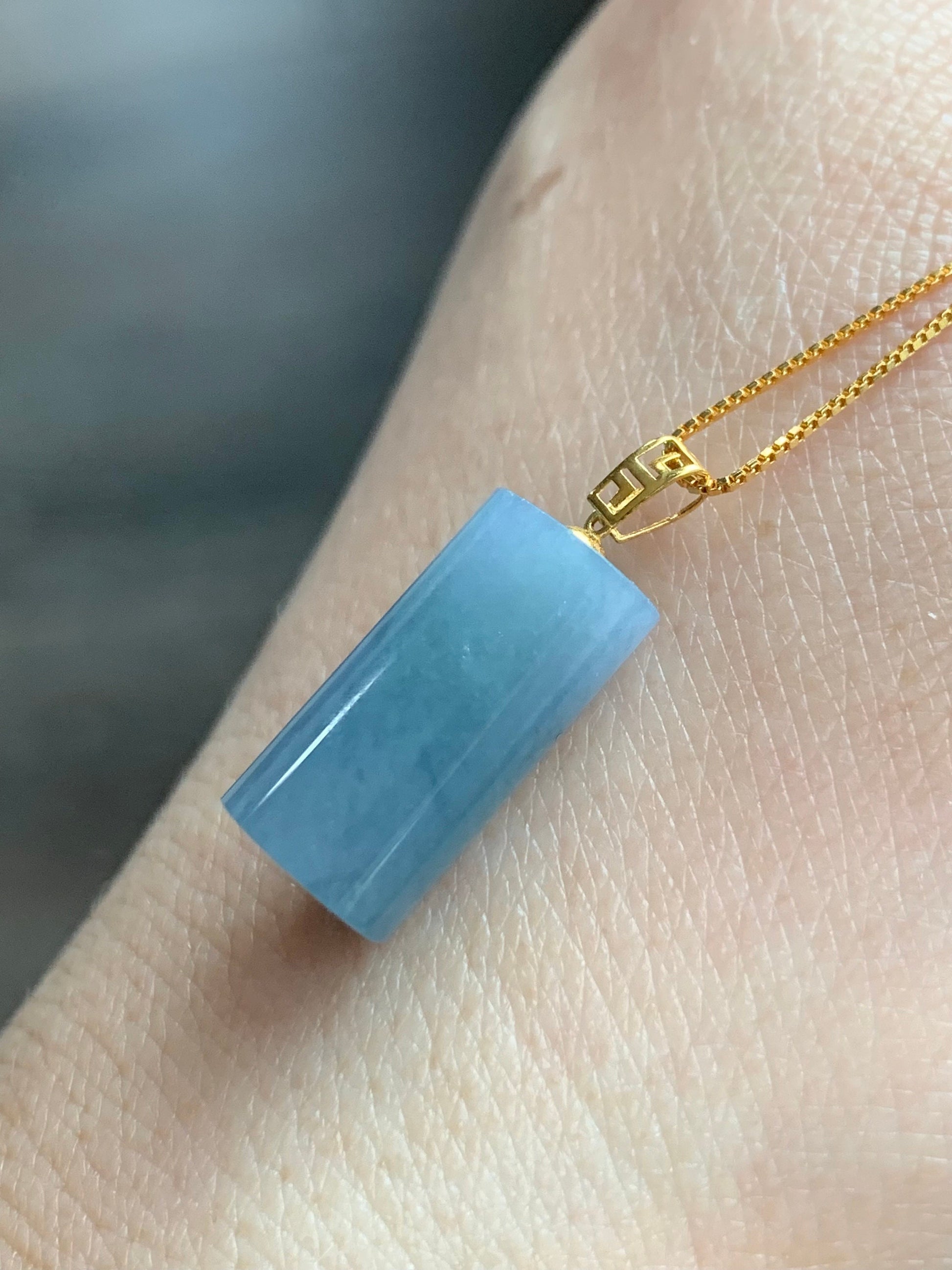 Natural Guatemalan Icy Translucent Gelatinous Purplish Blue Jadeite Cylinder Pendant 18K Yellow Gold Bail 天然冰危蓝紫翡翠圆柱镶嵌吊坠