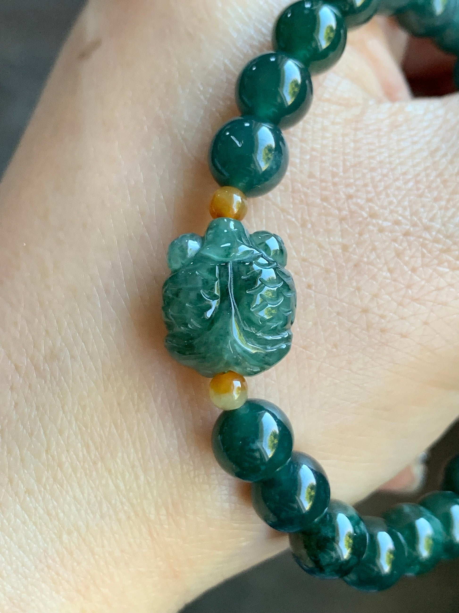 Natural Guatemalan Translucent Dark Green jadeite & Burmese Icy Green Marbled Jadeite Goldfish Beaded Bracelet 7” 22g 天然缅甸冰飘花翡翠金鱼冰危深绿圆珠手串