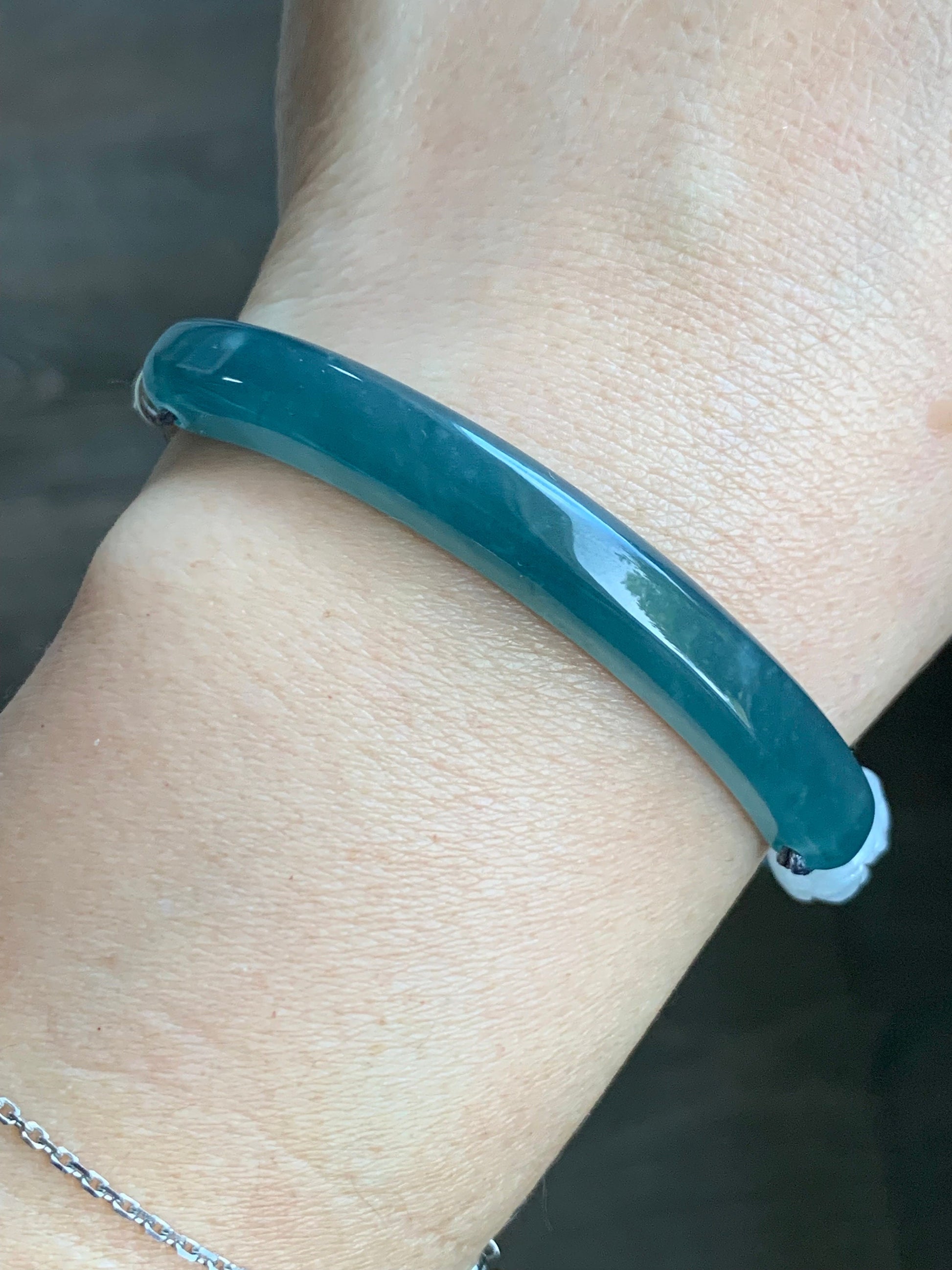 Natural Guatemalan Icy Highly Translucent Blue Jadeite Cuff White Peony Beaded Bracelet Sterling Silver Clasp 7.5” 19g 天然冰胶危蓝水翡翠手牌牡丹花手串