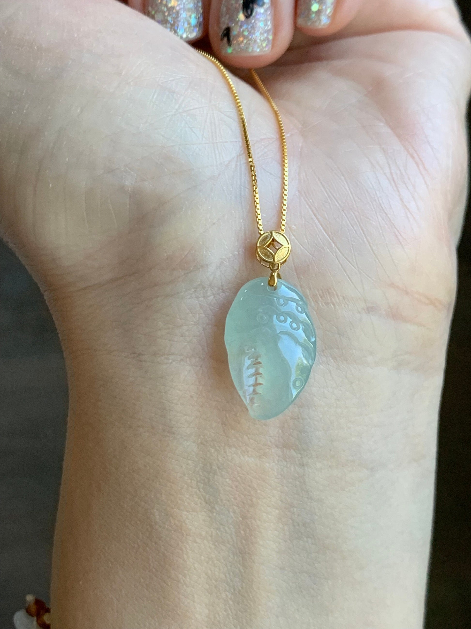 Natural Burmese Grade A Premium Icy Highly Translucent Light Green Jadeite Crab Claw Pendant 18K Yellow Gold Bail 天然缅甸起冰起光晴底翡翠蟹钳镶嵌吊坠