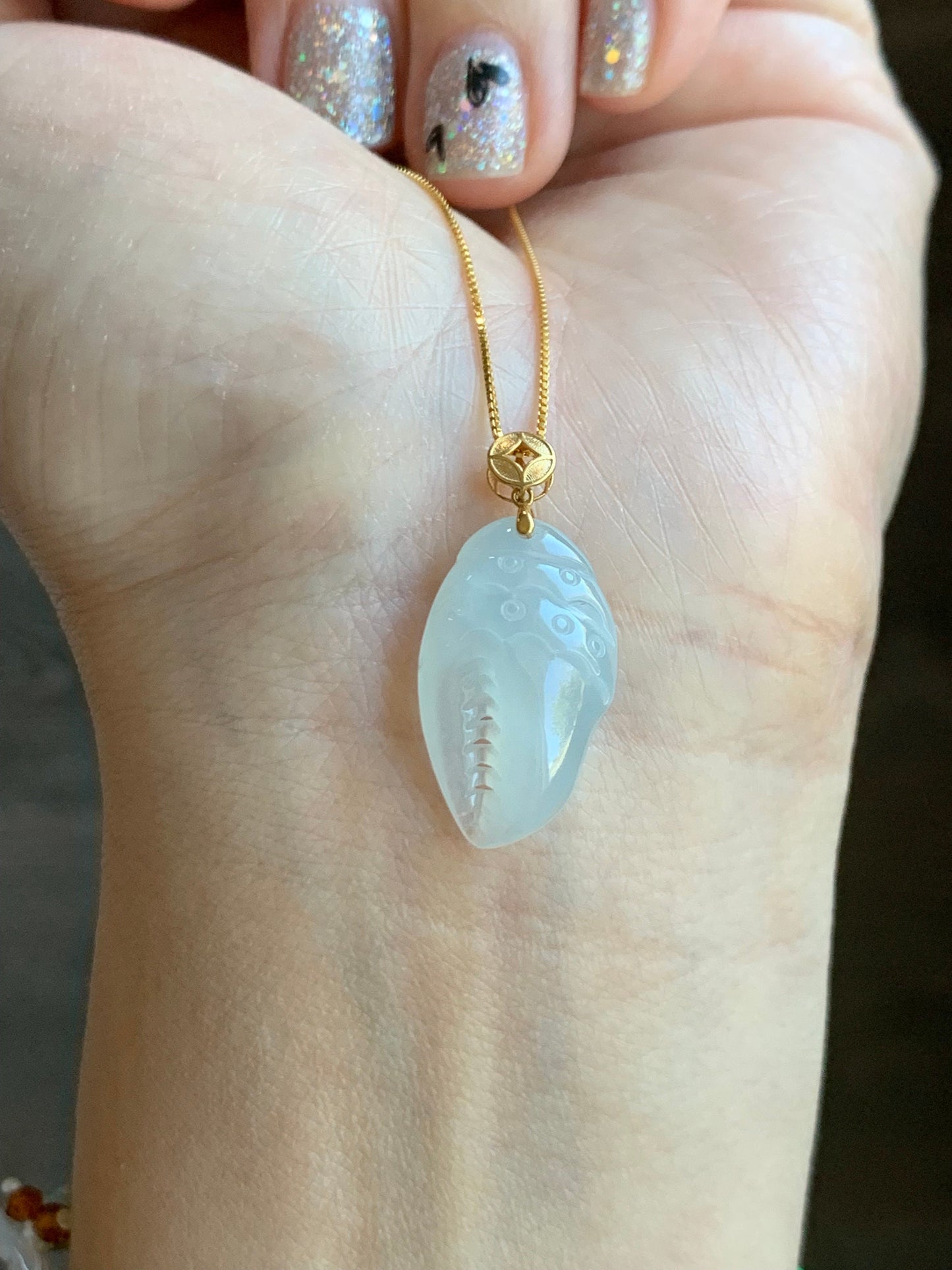 Natural Burmese Grade A Premium Icy Highly Translucent White Jadeite Crab Claw Pendant 18K Yellow Gold Bail 天然缅甸起冰起光白冰翡翠蟹钳镶嵌吊坠