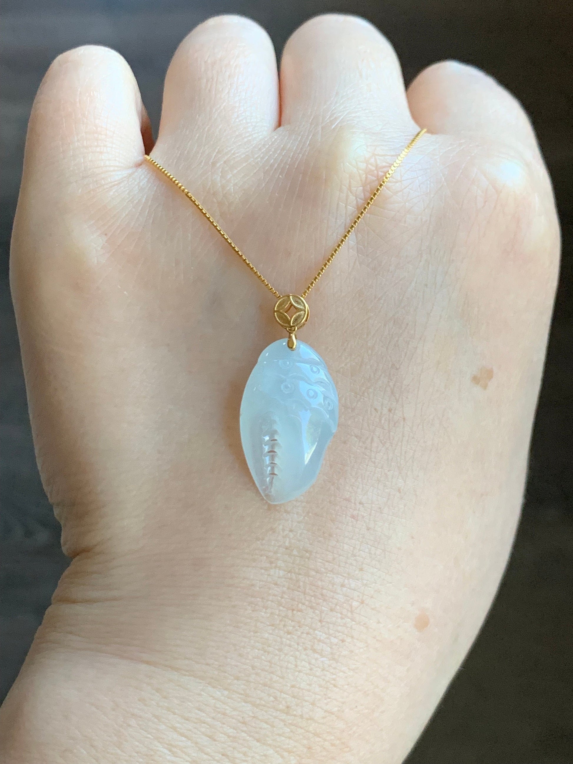 Natural Burmese Grade A Premium Icy Highly Translucent White Jadeite Crab Claw Pendant 18K Yellow Gold Bail 天然缅甸起冰起光白冰翡翠蟹钳镶嵌吊坠