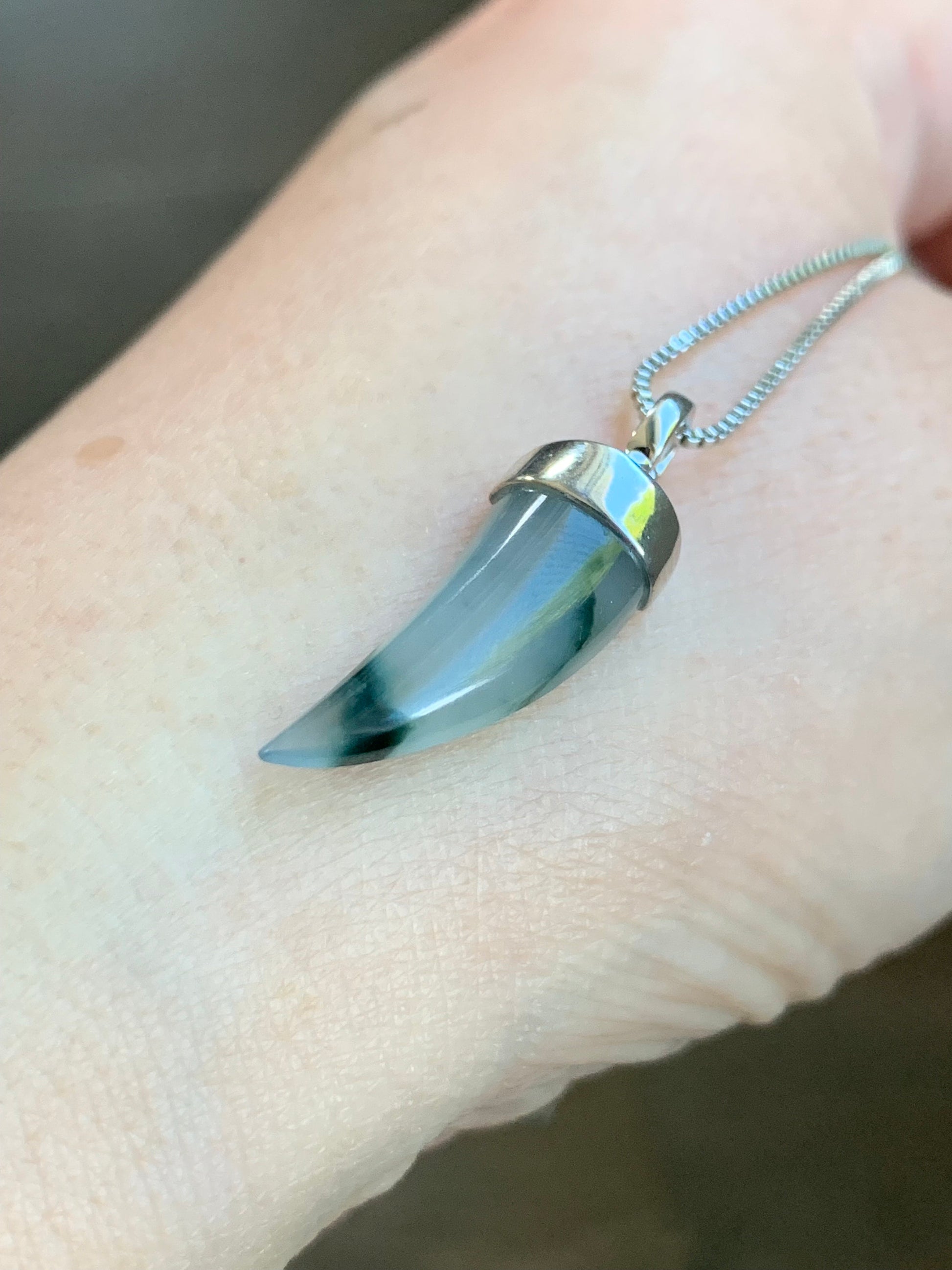 Certified Natural Burmese Icy Translucent Jadeite w/ Dark Green Marbling Dragon Tooth Pendant 18K White Gold 天然缅甸老种冰胶飘花翡翠龙牙镶嵌吊坠 3290