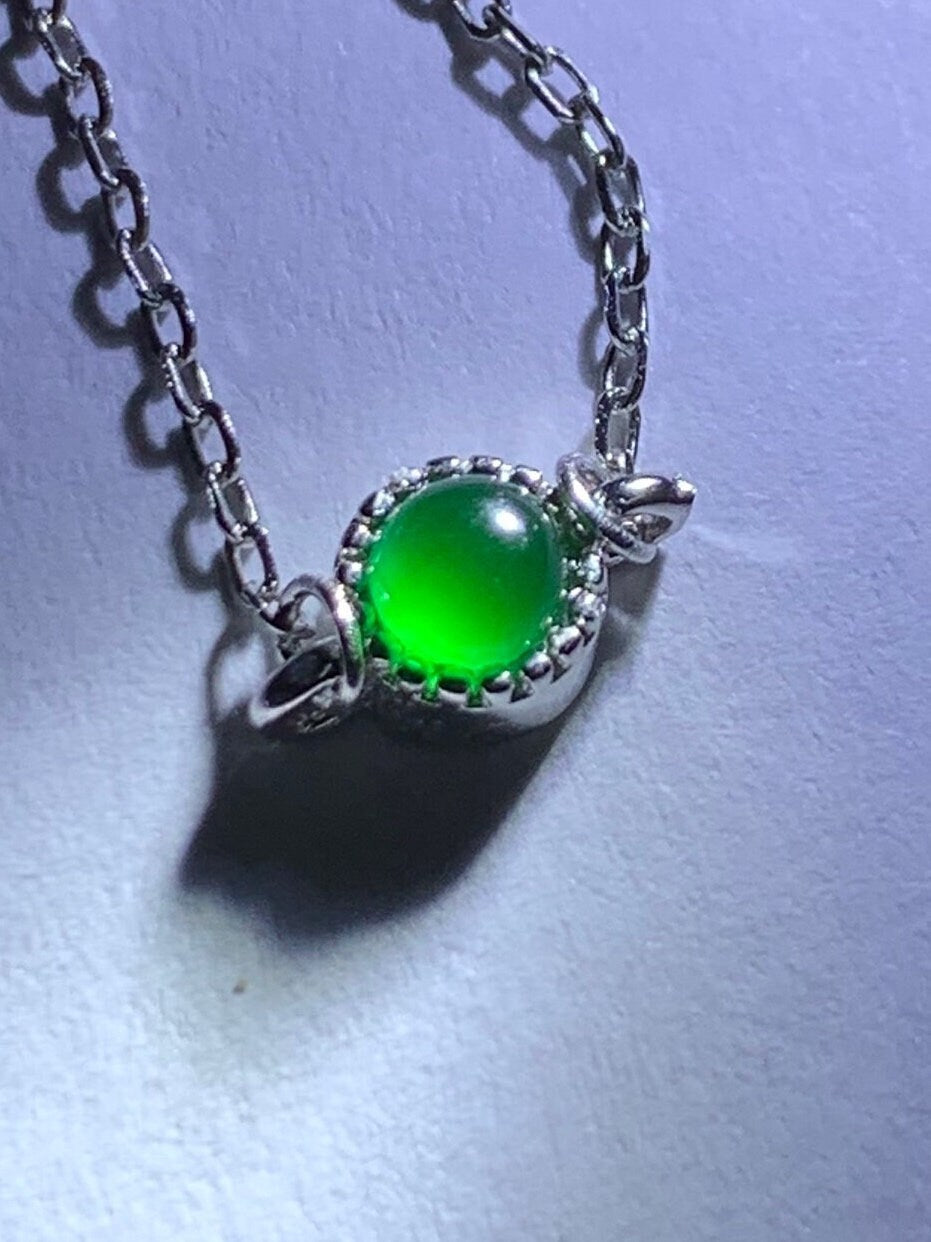 Natural Guatemalan Grade A Icy Vibrant Green Jadeite Round Cabochon Petite Chain Ring S925 Sterling Silver Adjustable 天然冰危绿翡翠镶嵌戒链戒指 LJ30