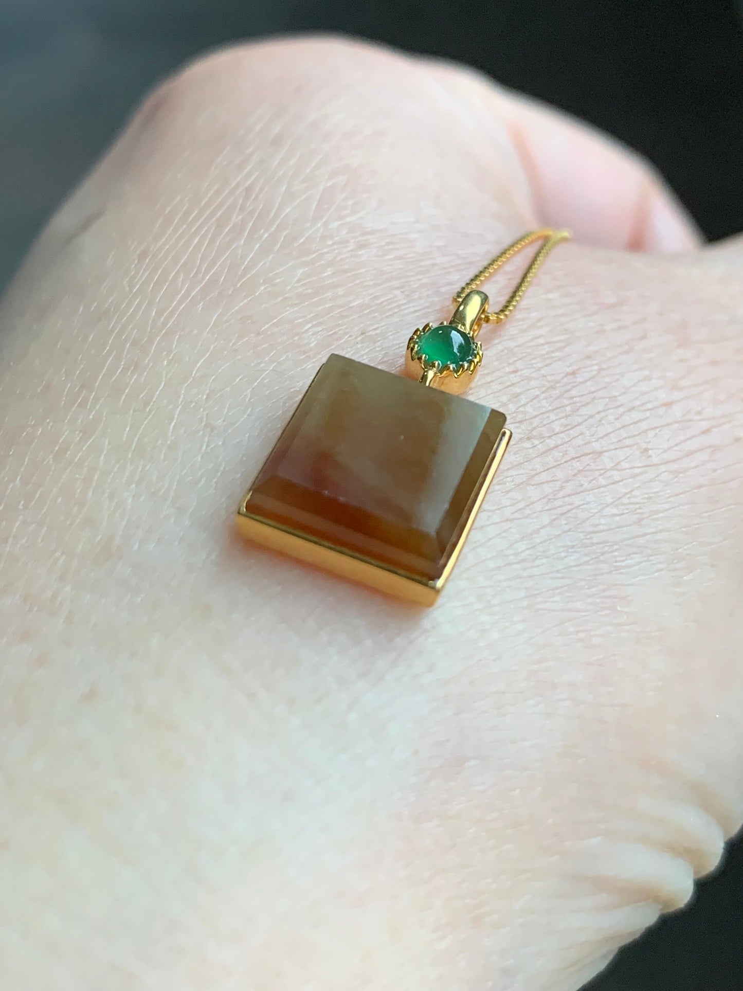 Certified Natural Burmese Icy Translucent Honey Yellow Jadeite Square Shaped Wu Shi Pai Pendant 18K Yellow Gold 天然缅甸起冰油黄翡翠无事牌镶嵌吊坠 3293