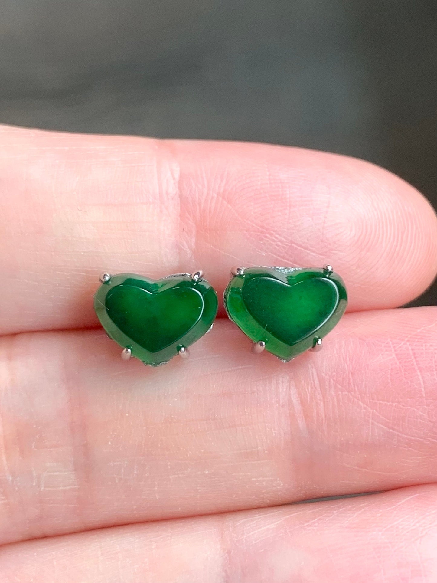 Natural Guatemalan Icy Highly Translucent Vibrant Green Jadeite Heart Shaped Stud Earrings S925 Sterling Silver 天然冰危绿翡翠爱心银耳钉