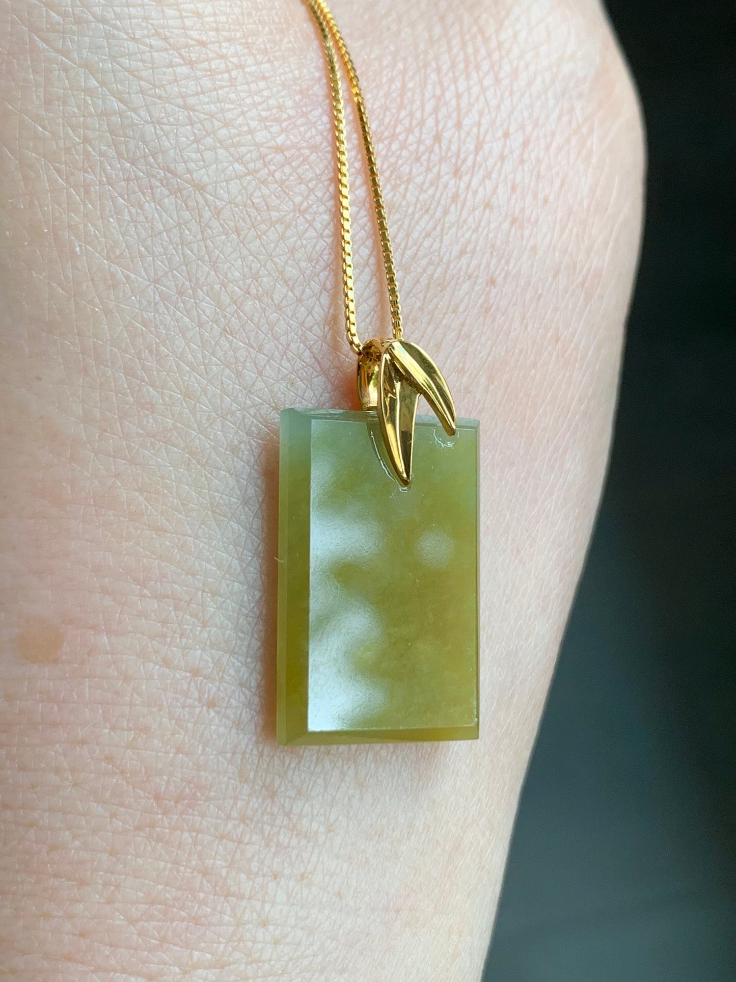 Certified Natural Guatemalan Icy Translucent Vibrant Yellow Jadeite Wu Shi Pai Pendant 18K Yellow Gold Bamboo Leaf 天然冰危老种浓黄翡翠无事牌竹叶镶嵌吊坠 063