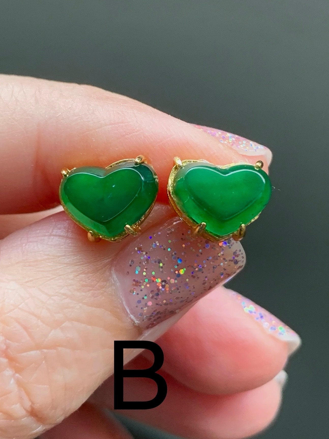 Natural Guatemalan Icy Highly Translucent Vibrant Green Jadeite Heart Shaped Stud Earrings Sterling Silver Yellow Gold Finish 天然冰危绿翡翠爱心银耳钉
