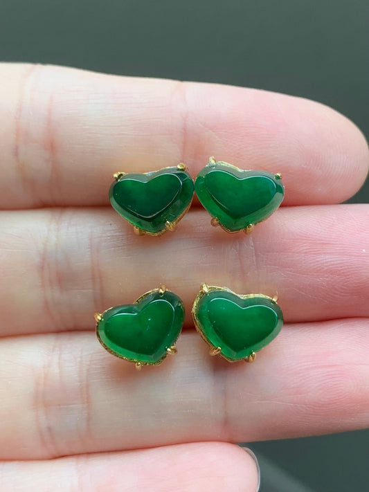 Natural Guatemalan Icy Highly Translucent Vibrant Green Jadeite Heart Shaped Stud Earrings Sterling Silver Yellow Gold Finish 天然冰危绿翡翠爱心银耳钉