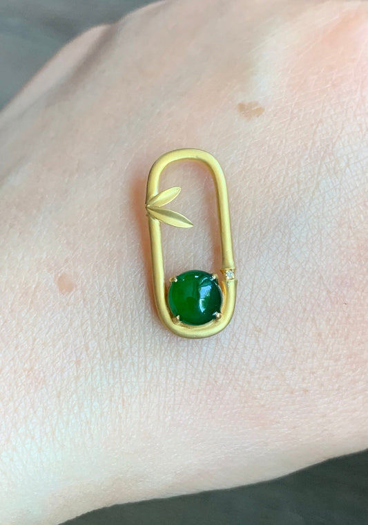Certified Natural Guatemalan Icy Translucent Intense Green Jadeite Pendant in 18K Yellow Gold & Diamond 天然高冰危绿翡翠镶嵌吊坠