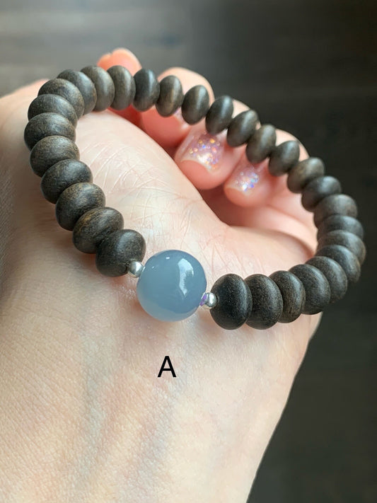 Natural Guatemalan Icy Translucent Gelatinous Dusty Blue Jadeite Apple Bead Agarwood Sterling Silver Beaded Bracelet 7” 天然冰胶危蓝翡翠苹果珠土沉香鼓珠手串