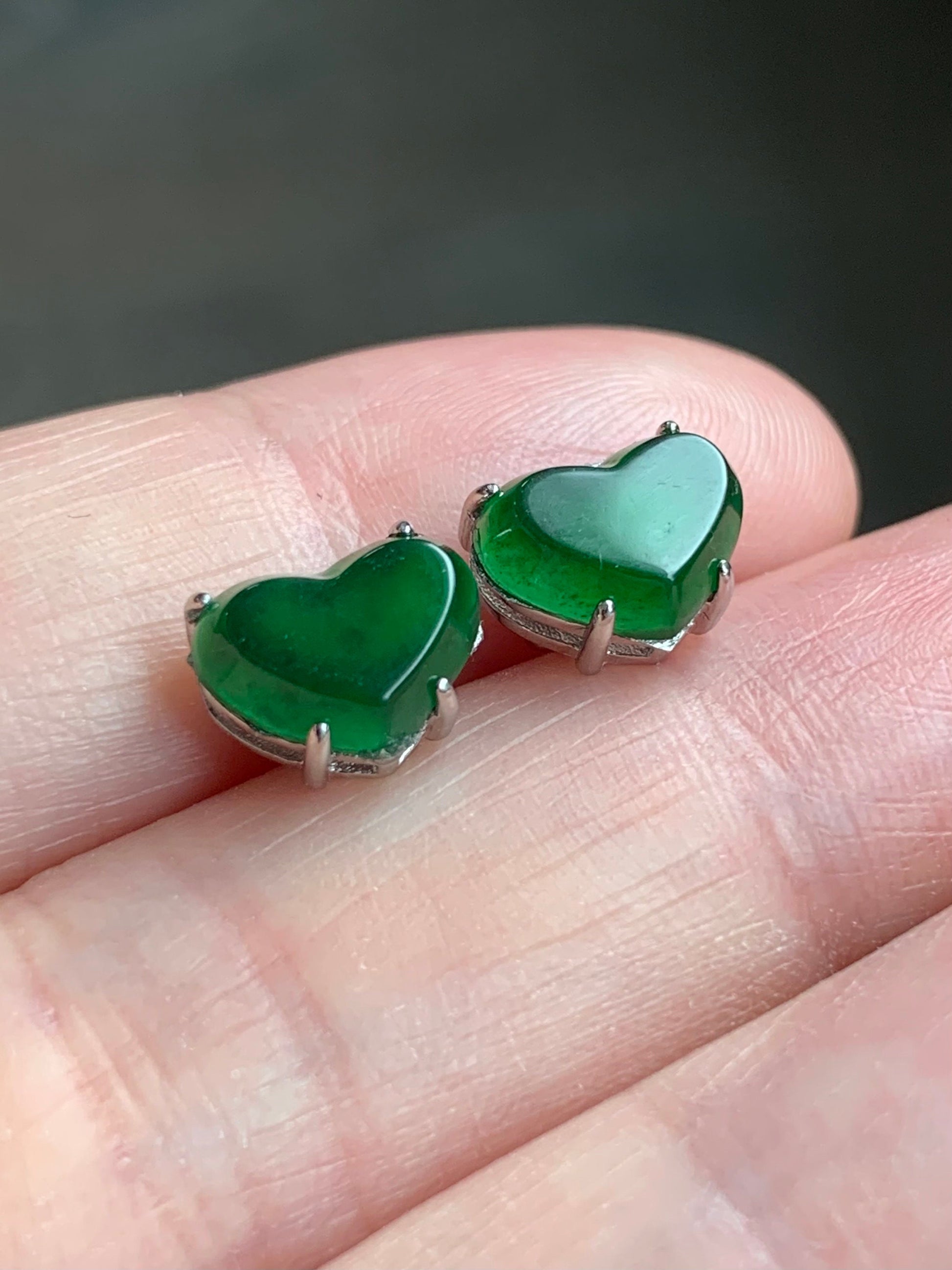 Natural Guatemalan Icy Highly Translucent Vibrant Green Jadeite Heart Shaped Stud Earrings S925 Sterling Silver 天然冰危绿翡翠爱心银耳钉