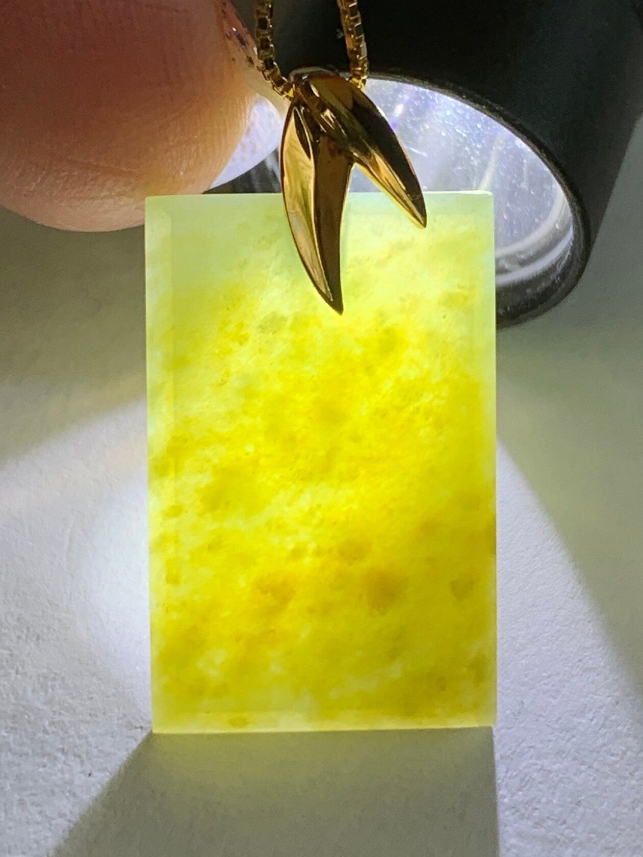 Certified Natural Guatemalan Icy Translucent Vibrant Yellow Jadeite Wu Shi Pai Pendant 18K Yellow Gold Bamboo Leaf 天然冰危老种浓黄翡翠无事牌竹叶镶嵌吊坠 063