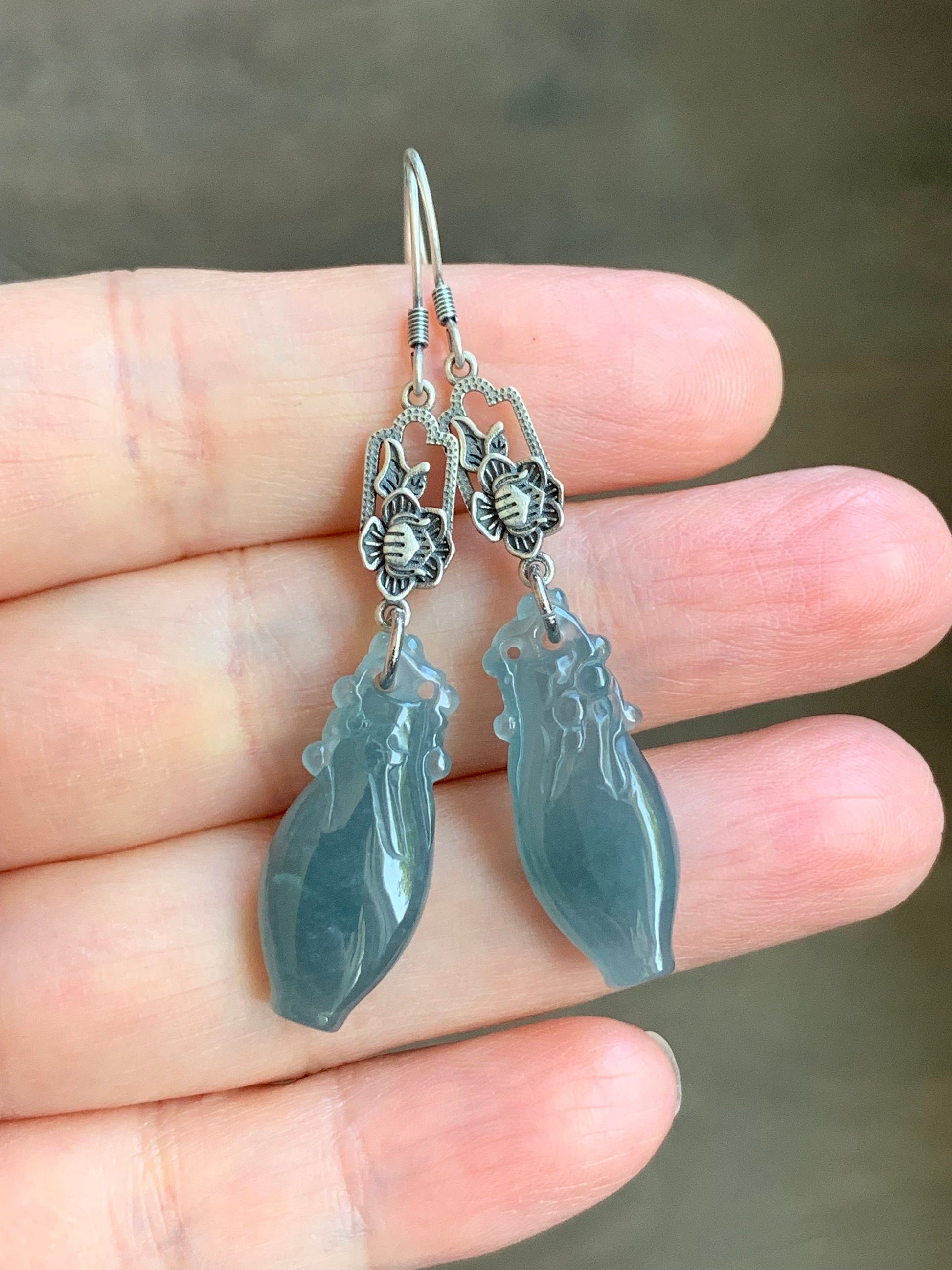 Natural Guatemalan Icy Translucent Gelatinous Dark Dusty Blue Jadeite Carved Flower Vase Dangle Earrings Sterling Silver 天然冰胶危蓝翡翠宝瓶银耳钩