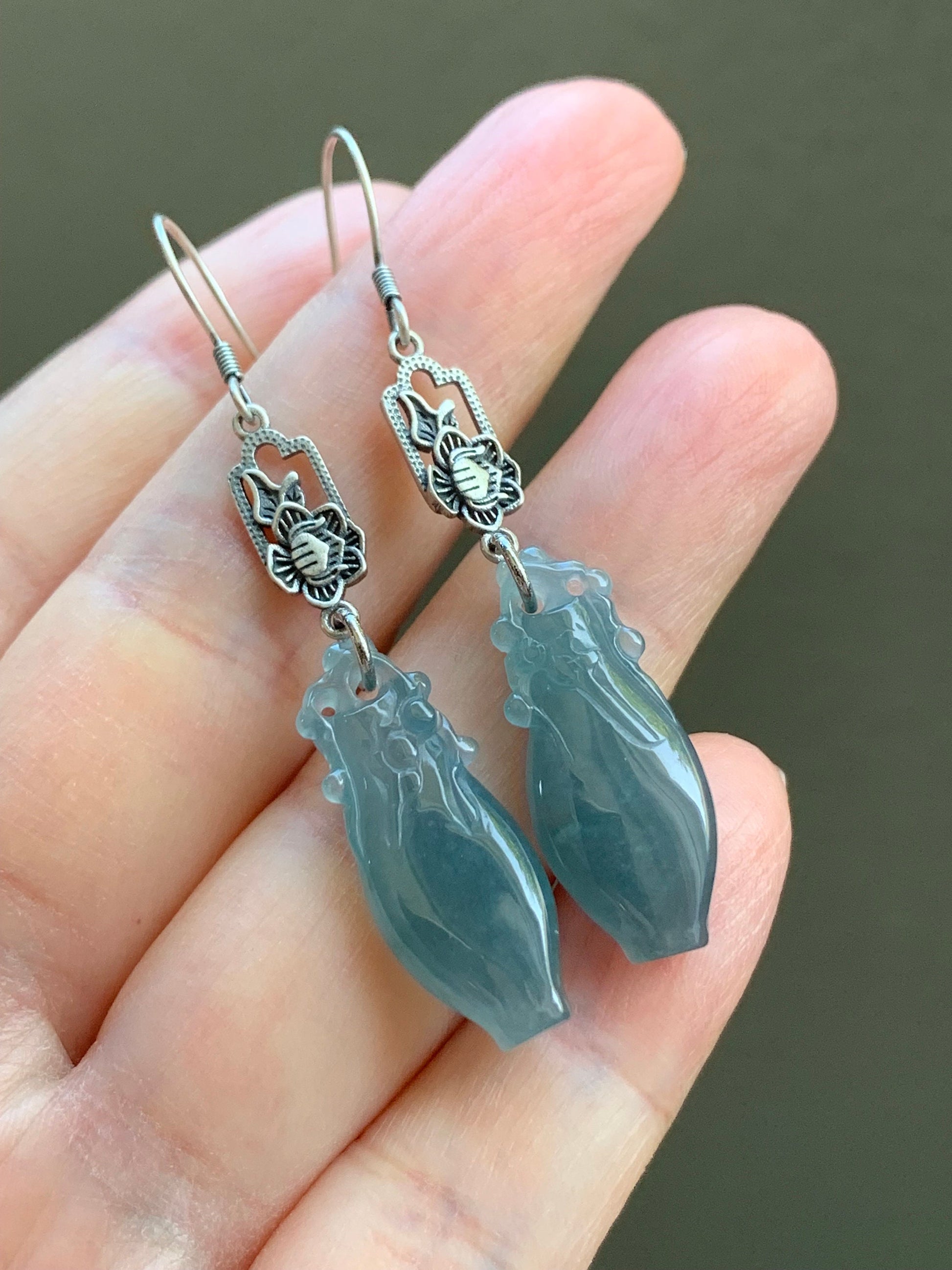 Natural Guatemalan Icy Translucent Gelatinous Dark Dusty Blue Jadeite Carved Flower Vase Dangle Earrings Sterling Silver 天然冰胶危蓝翡翠宝瓶银耳钩