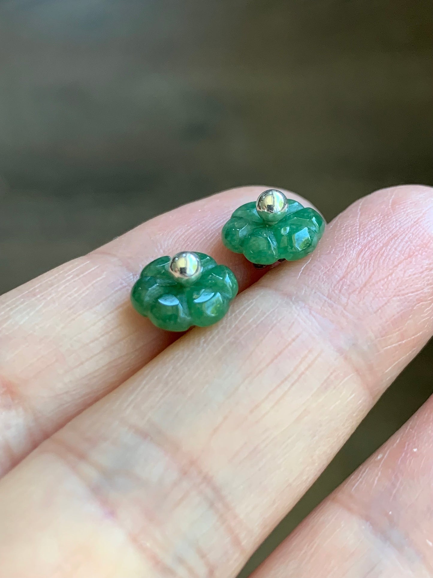 Natural Burmese Icy Translucent Dark Green Jadeite Flower Stud Earrings Sterling Silver 天然缅甸糯冰绿翡翠小花银耳钉