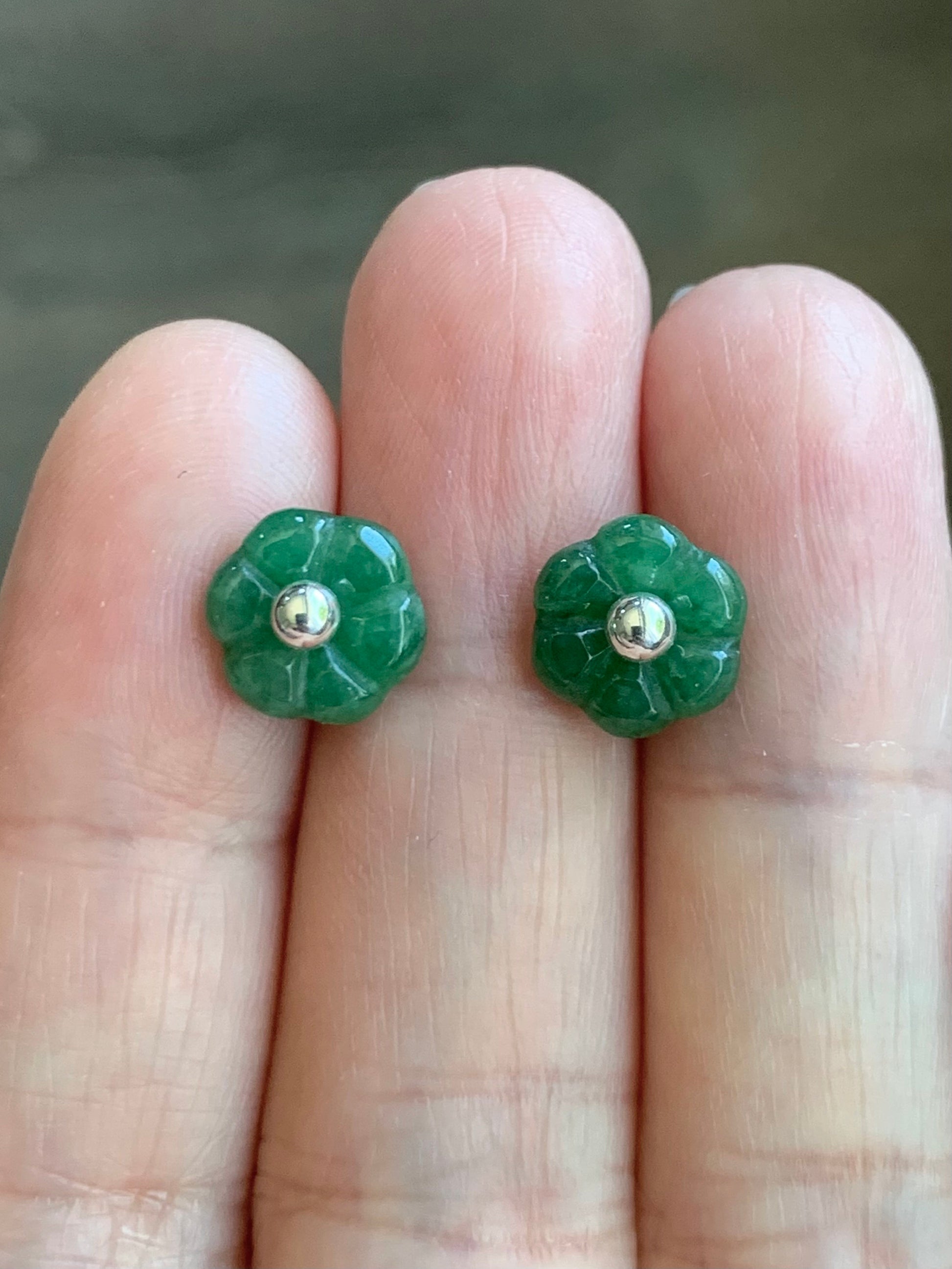 Natural Burmese Icy Translucent Dark Green Jadeite Flower Stud Earrings Sterling Silver 天然缅甸糯冰绿翡翠小花银耳钉