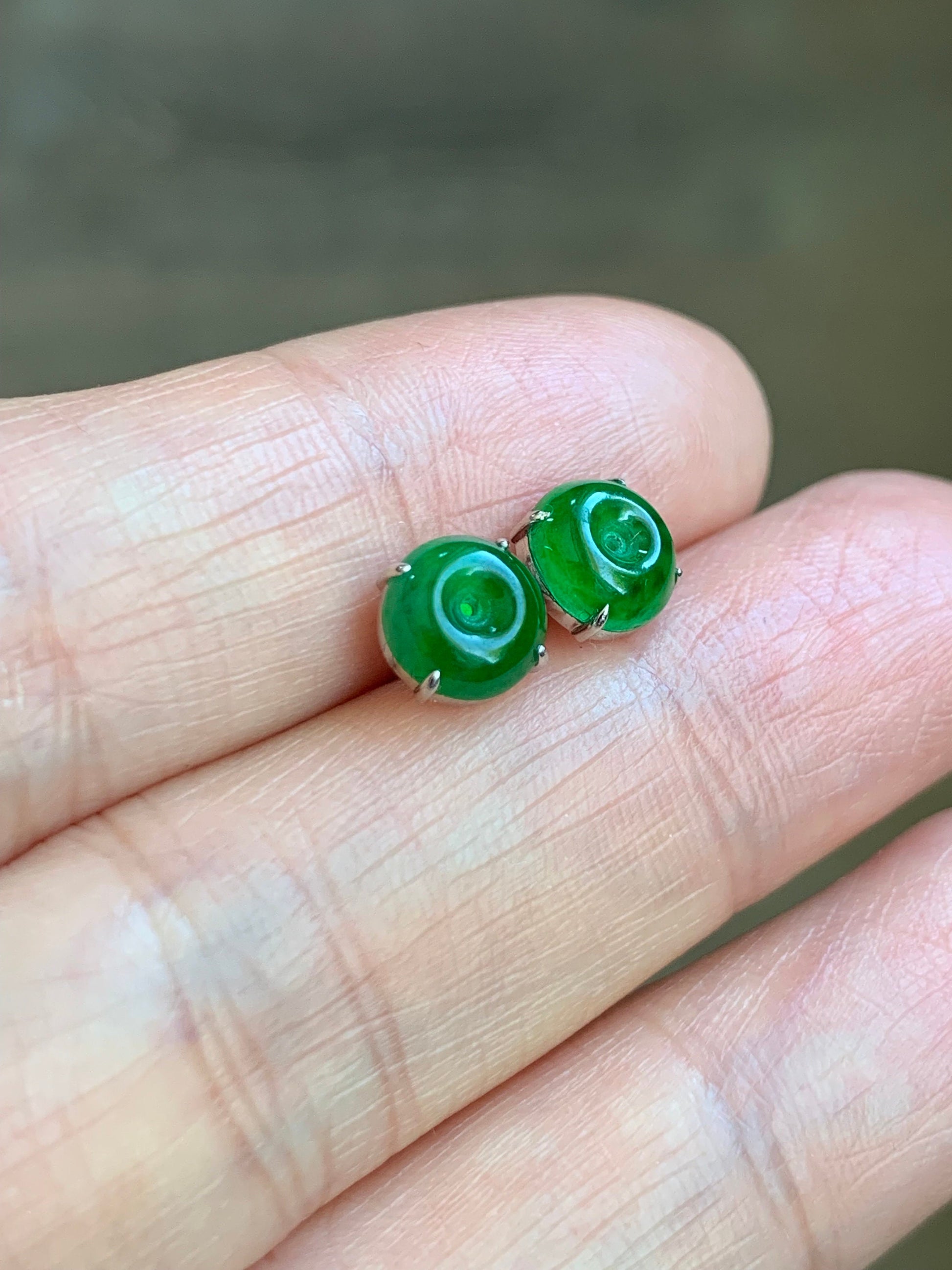 Certified Natural Guatemalan Icy Translucent Vibrant Green Jadeite Mini Ping An Kou Stud Earrings 18K White Gold 天然高冰危绿翡翠迷你平安扣镶嵌耳钉 7041