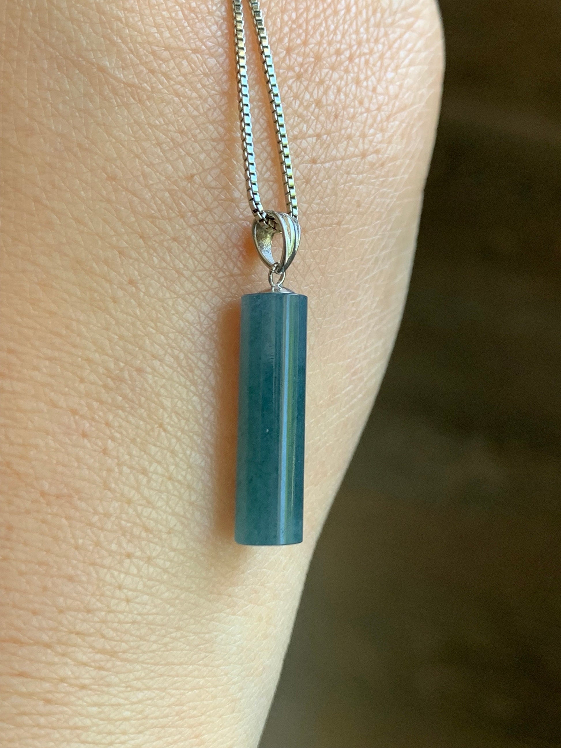 Natural Guatemalan Icy Translucent Dark Blue Jadeite Pillar Cylinder Pendant 18K White Gold 天然冰危深蓝翡翠圆柱镶嵌吊坠 A