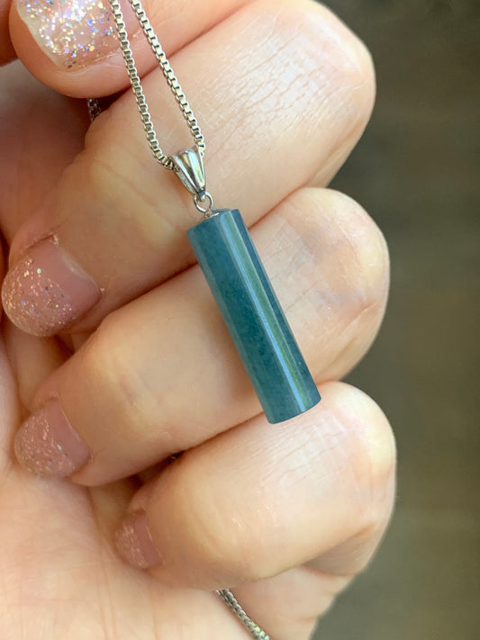 Natural Guatemalan Icy Translucent Dark Blue Jadeite Pillar Cylinder Pendant 18K White Gold 天然冰危深蓝翡翠圆柱镶嵌吊坠 A