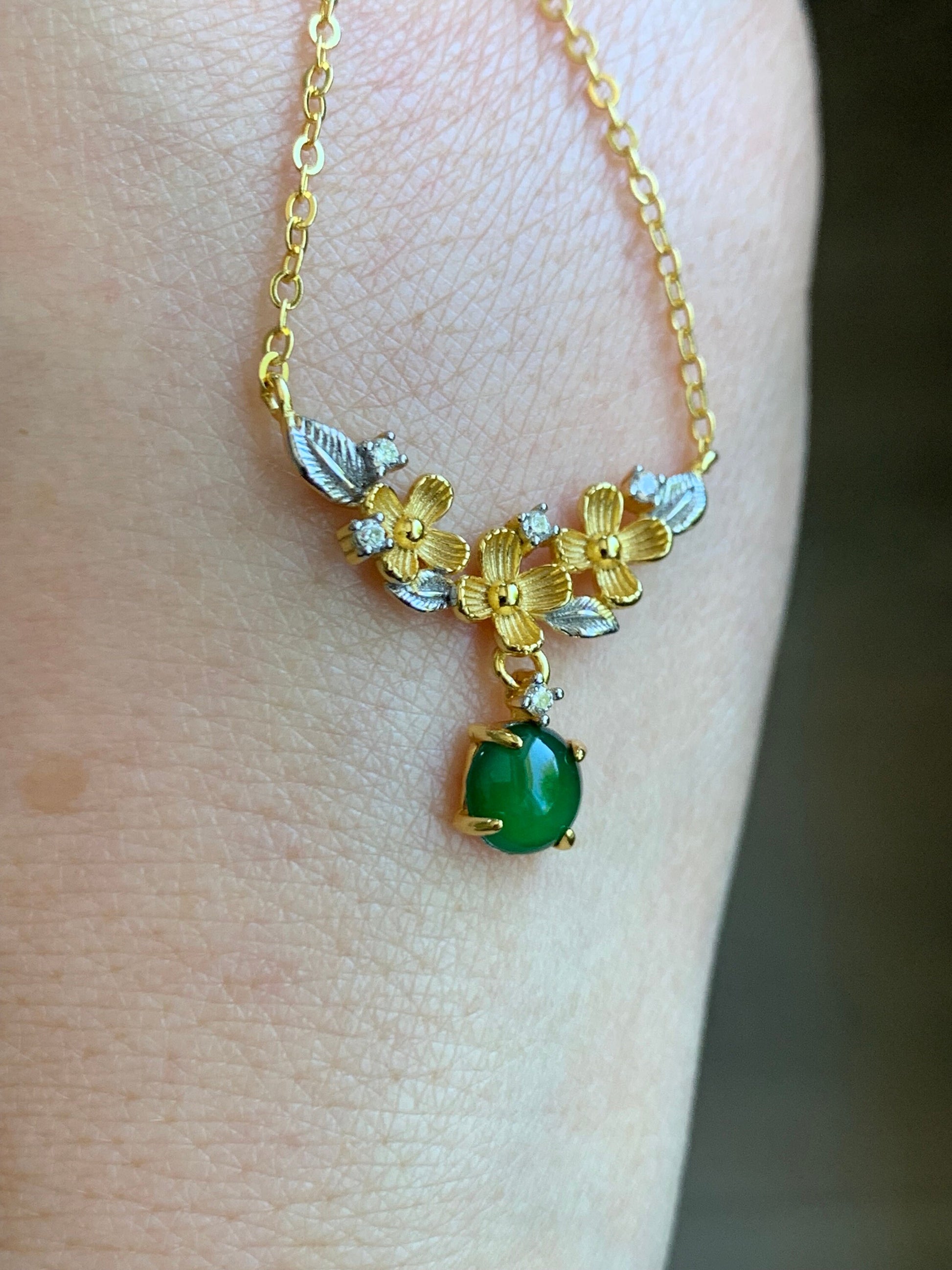 Natural Guatemalan Icy Translucent Vibrant Green Jadeite Spring Flower Pendant Necklace Sterling Silver Adjustable 16”-18.5” 天然高冰危绿翡翠银镶锁骨链