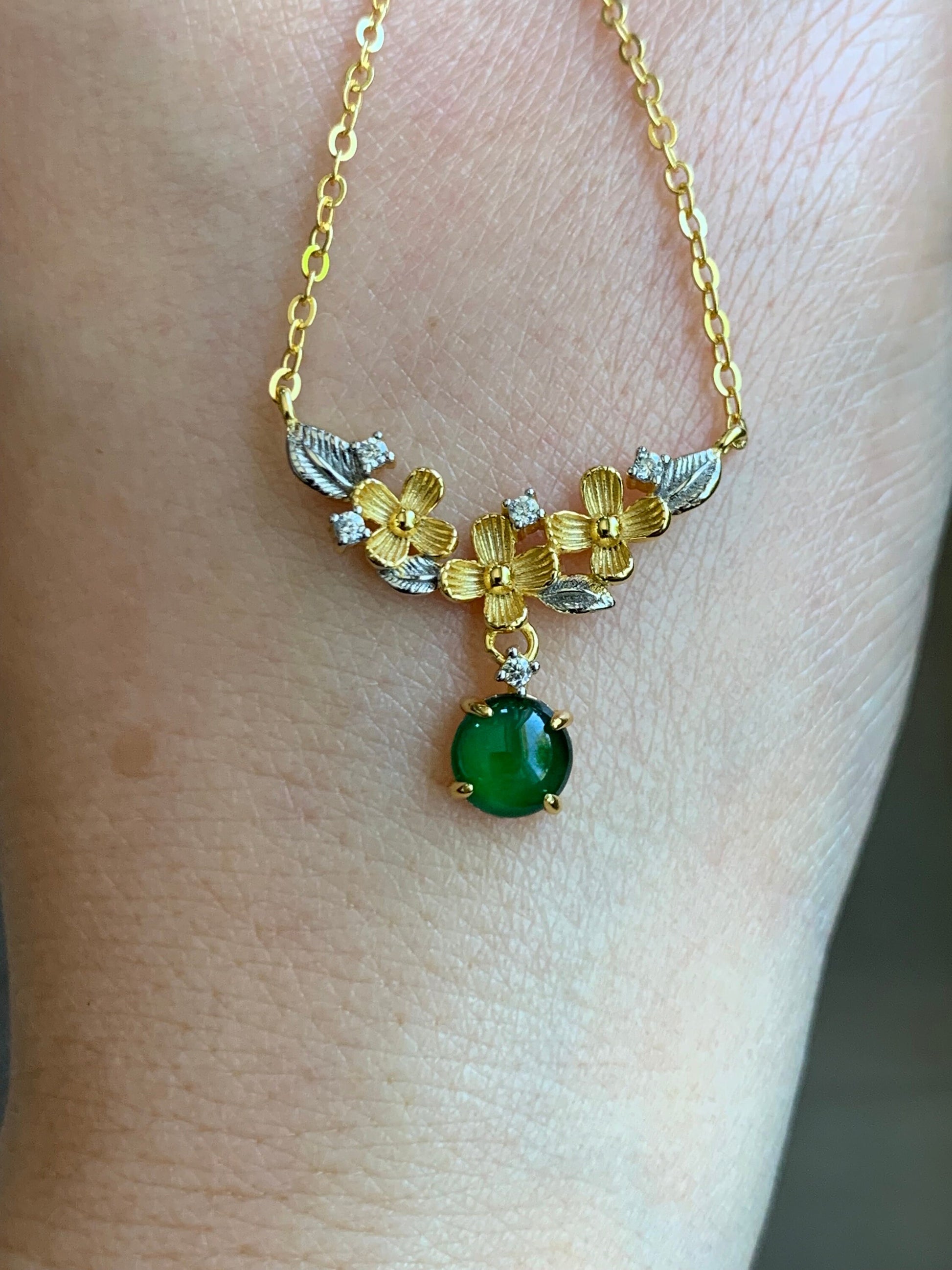 Natural Guatemalan Icy Translucent Vibrant Green Jadeite Spring Flower Pendant Necklace Sterling Silver Adjustable 16”-18.5” 天然高冰危绿翡翠银镶锁骨链