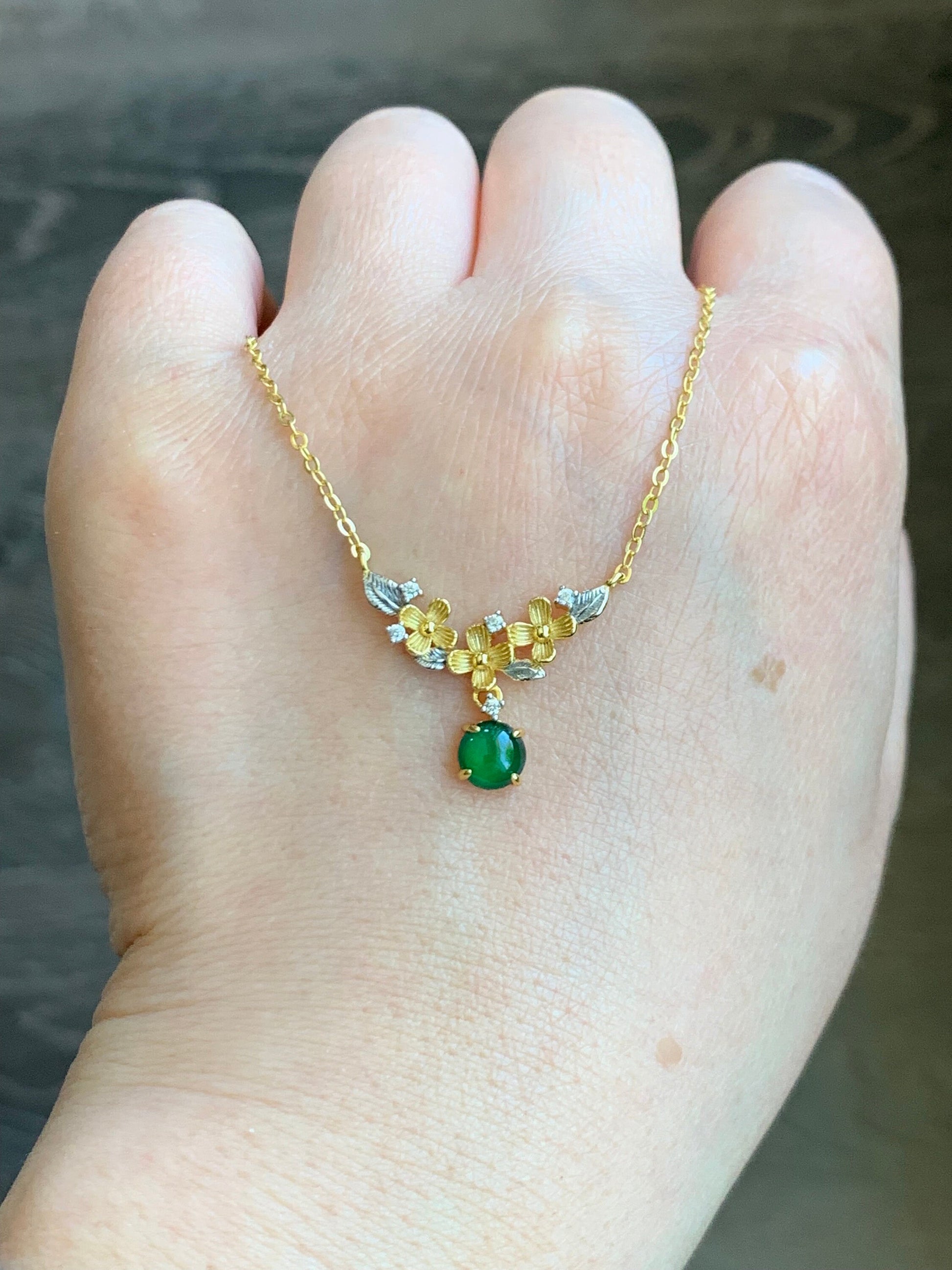 Natural Guatemalan Icy Translucent Vibrant Green Jadeite Spring Flower Pendant Necklace Sterling Silver Adjustable 16”-18.5” 天然高冰危绿翡翠银镶锁骨链