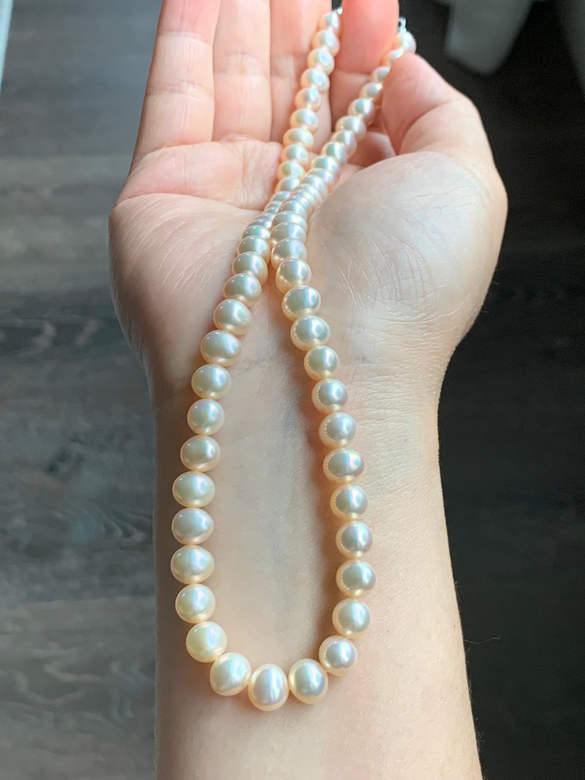 Natural Freshwater Light Champagne Candlelight Pearls Peachy Undertone Beaded Necklace Sterling Silver Clasp 7.6mm 17" 29g 天然淡水无核香槟色珍珠项链