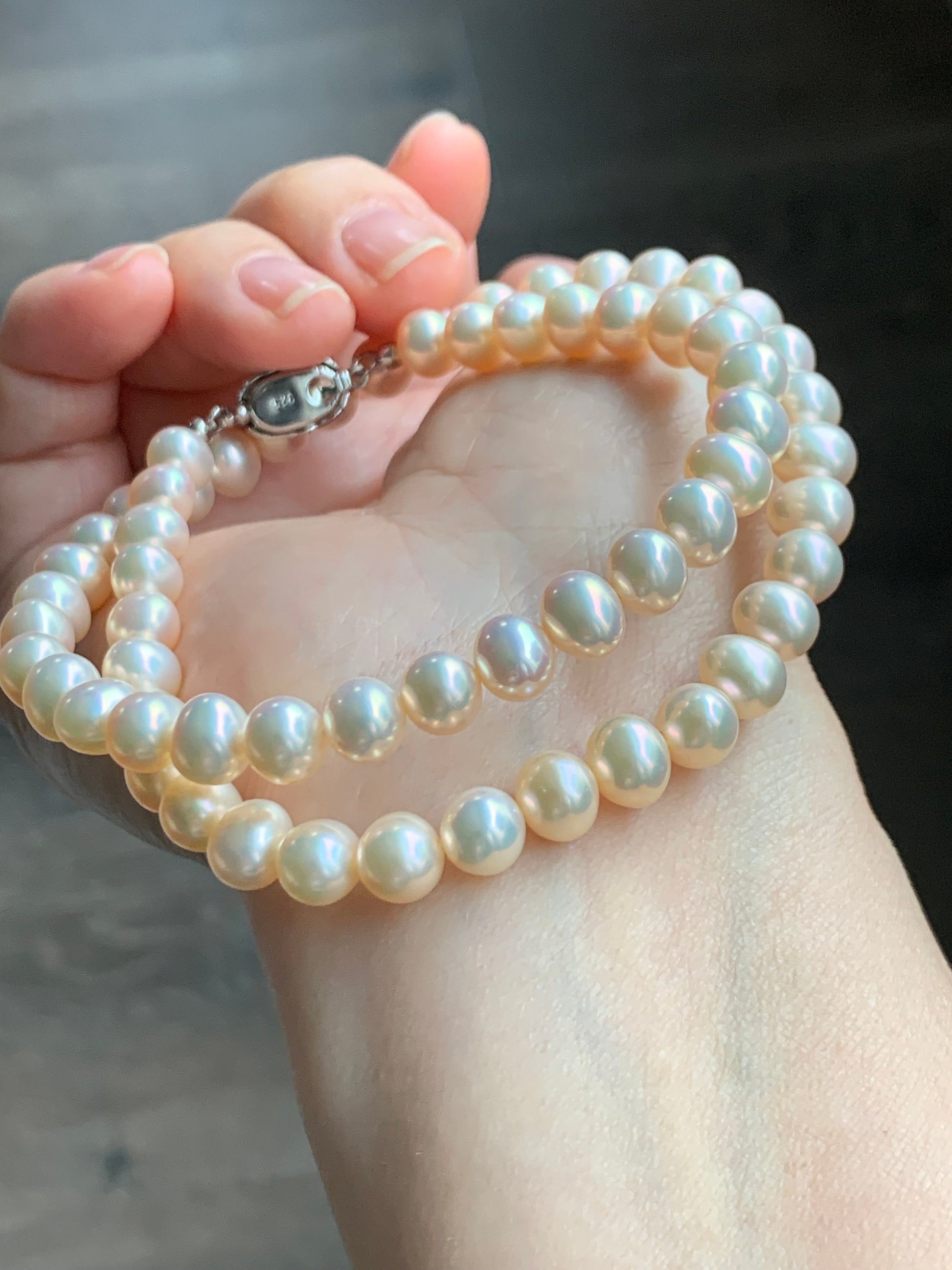 Natural Freshwater Light Champagne Candlelight Pearls Peachy Undertone Beaded Necklace Sterling Silver Clasp 7.6mm 17" 29g 天然淡水无核香槟色珍珠项链