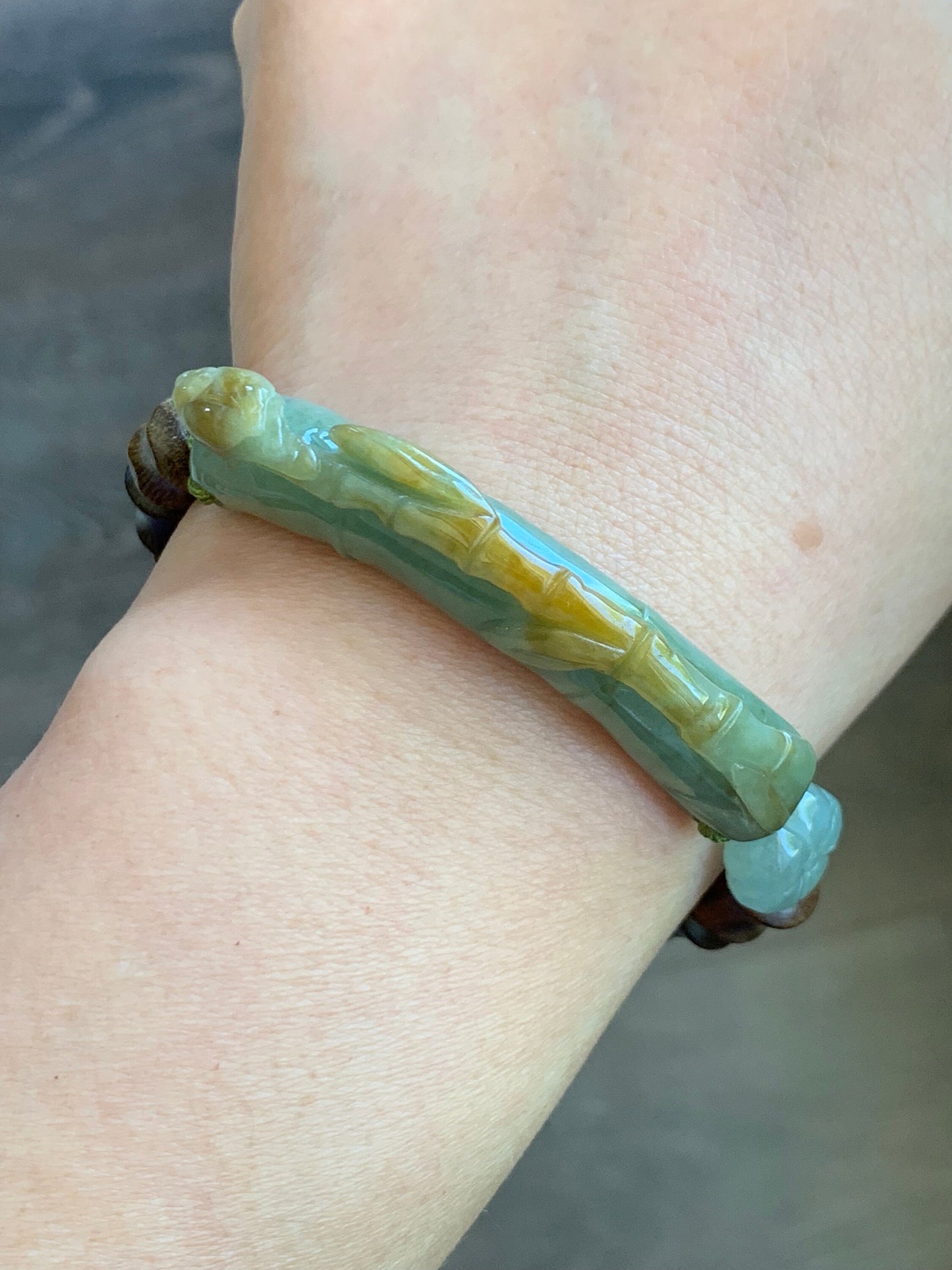 Natural Burmese Translucent Dusty Green Jadeite w/ Yellow Marbling Bamboo Cuff Green Sandalwood Beaded Bracelet 6.75” 21g 天然缅甸黄加绿翡翠竹节绿檀木手串